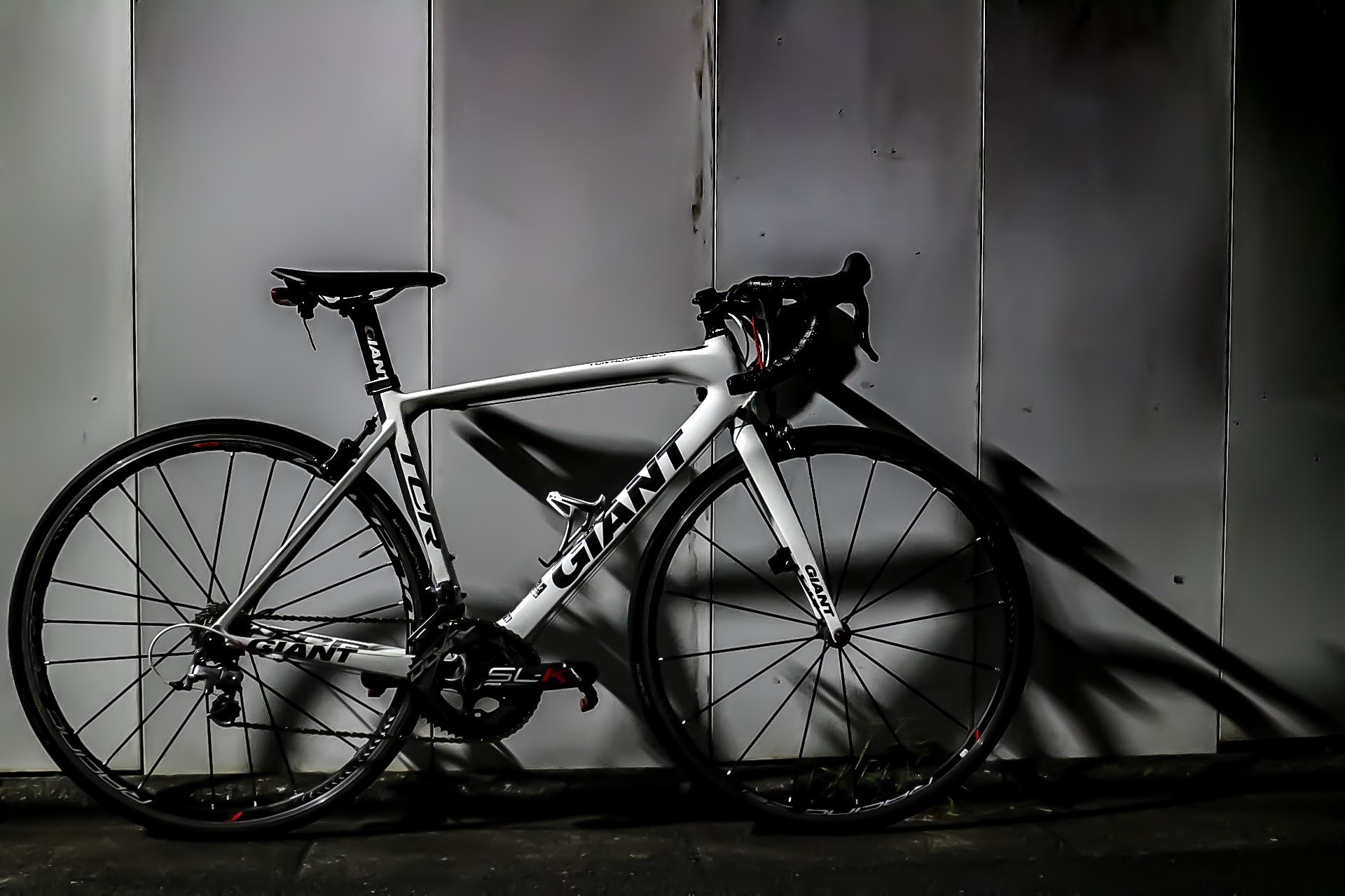 Canon EOS M2 sample photo. #giant #tcr advanced #cycling #bikeporn photography