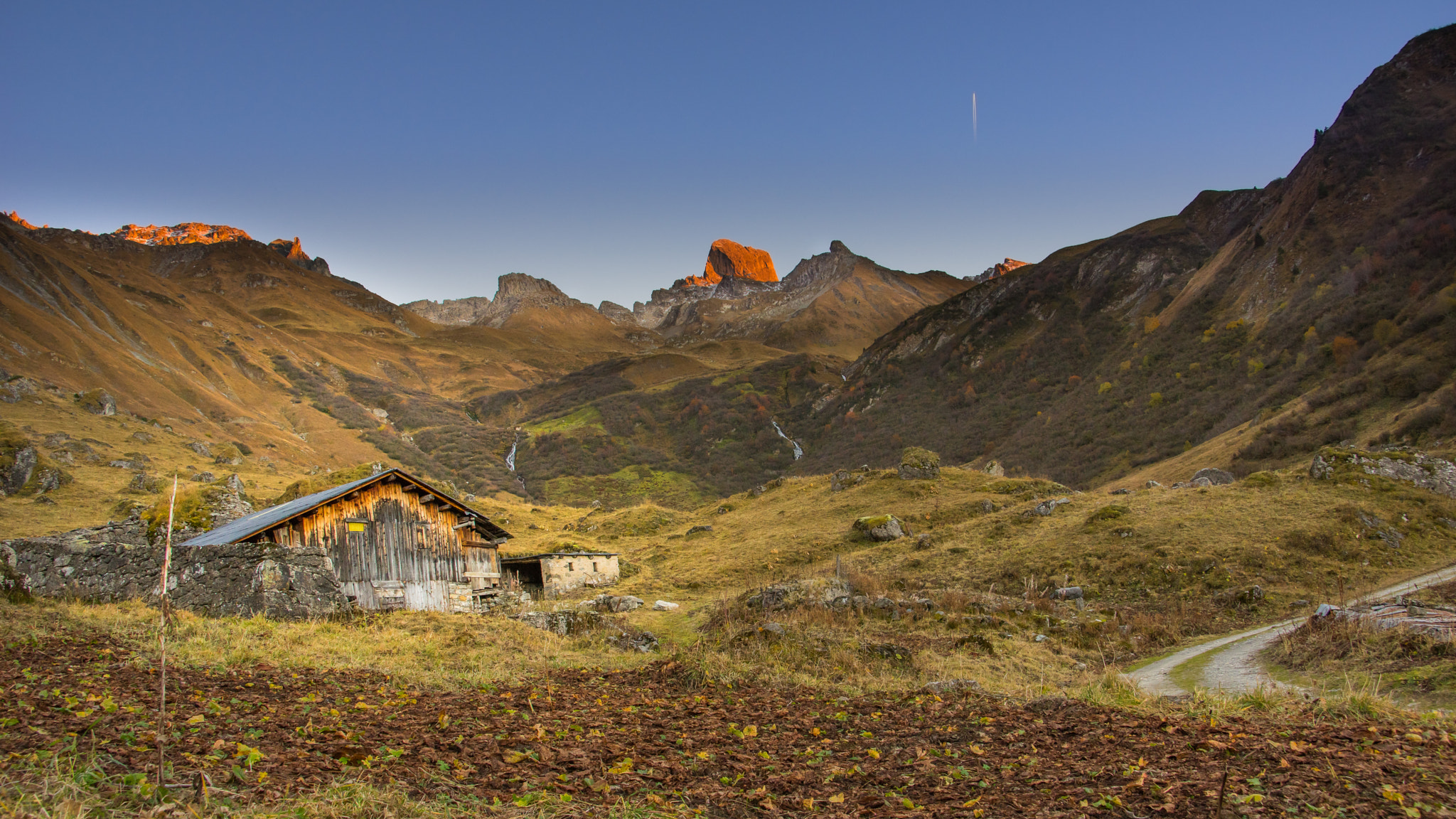 Pentax K-3 II sample photo. Chalet sunset photography