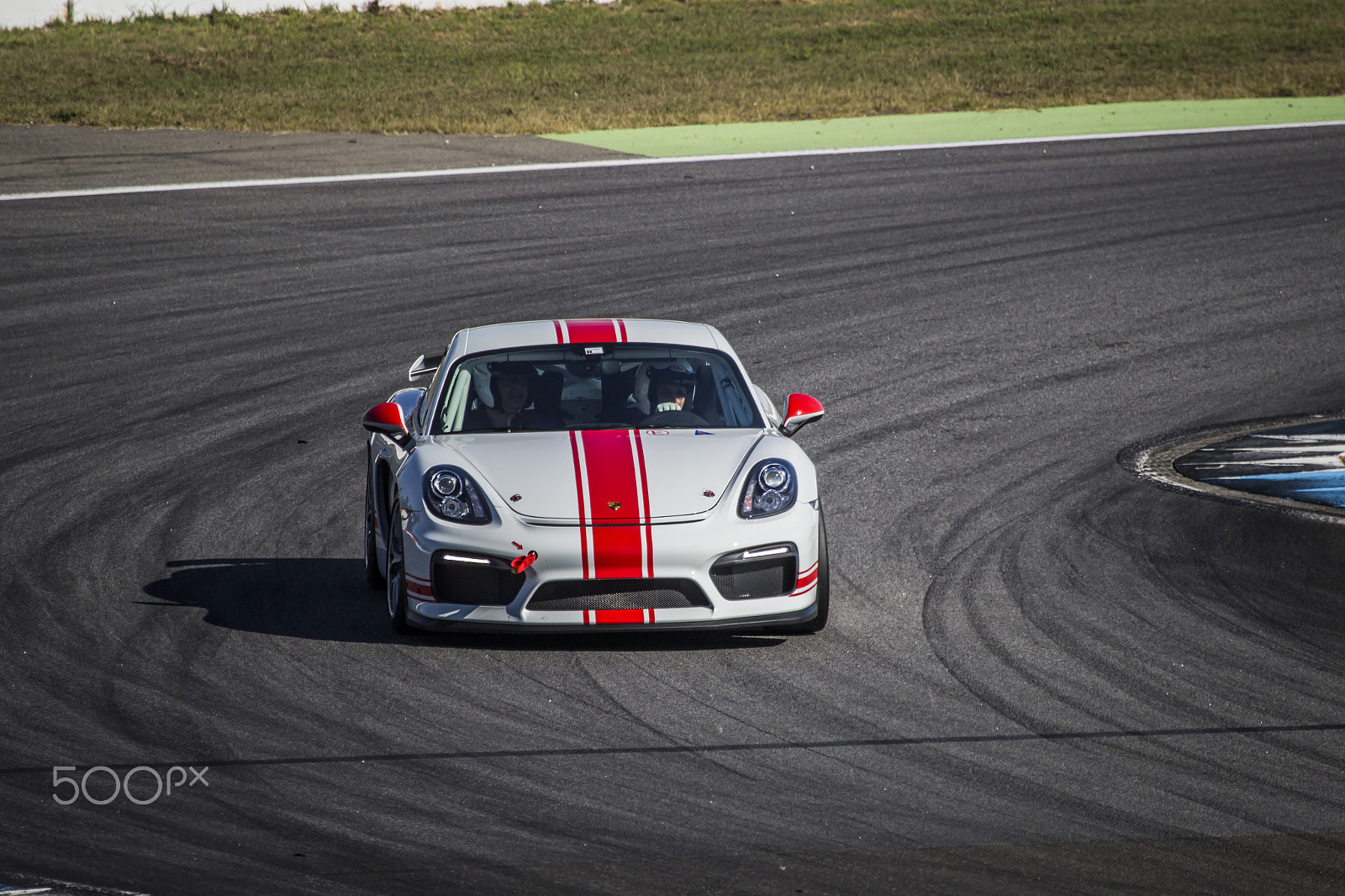 Canon EF 100-400mm F4.5-5.6L IS USM sample photo. Red stripe porsche cayman 981c photography
