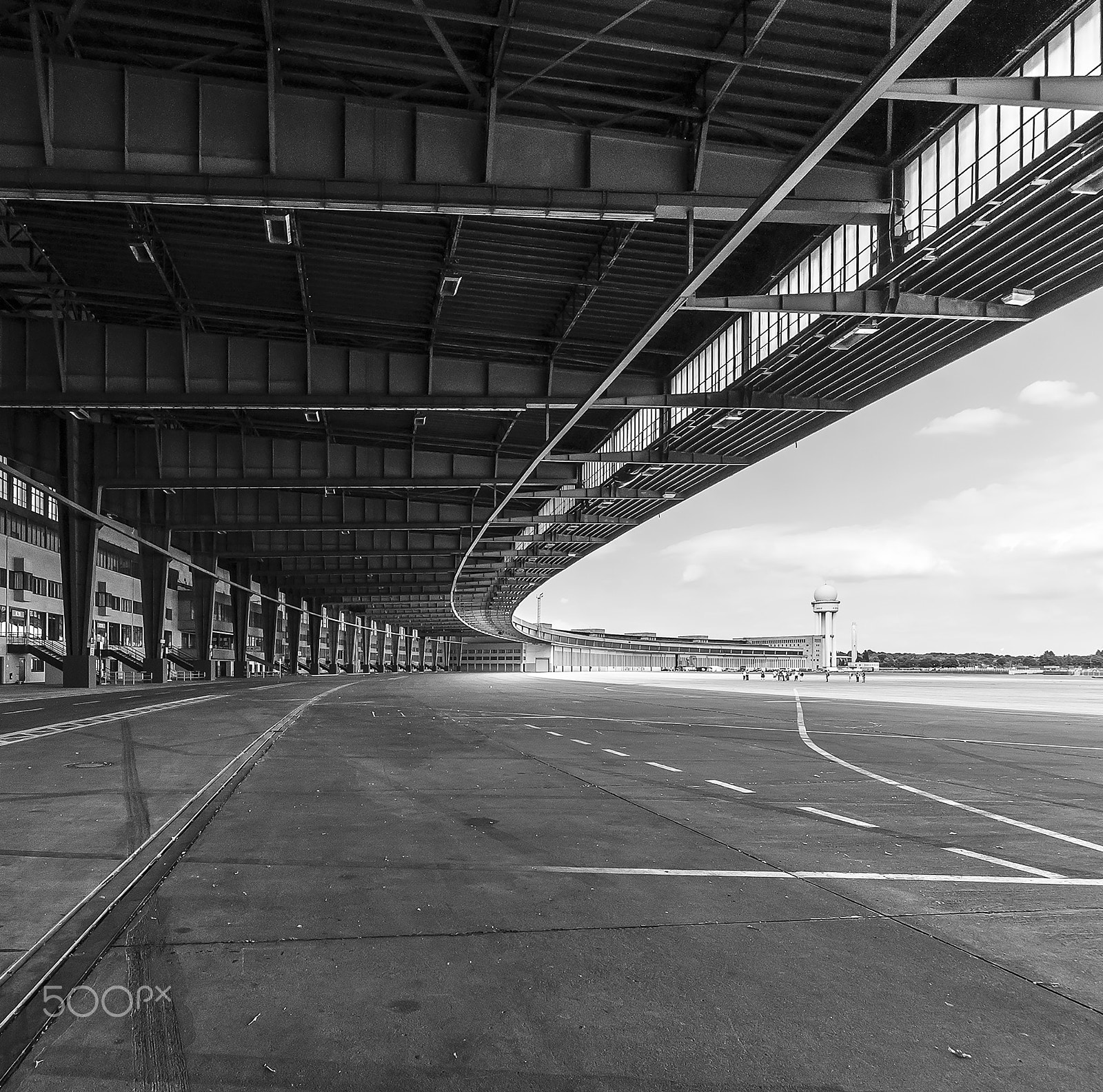 Minolta AF 28-80mm F3.5-5.6 II sample photo. Tempelhof airport, berlin photography