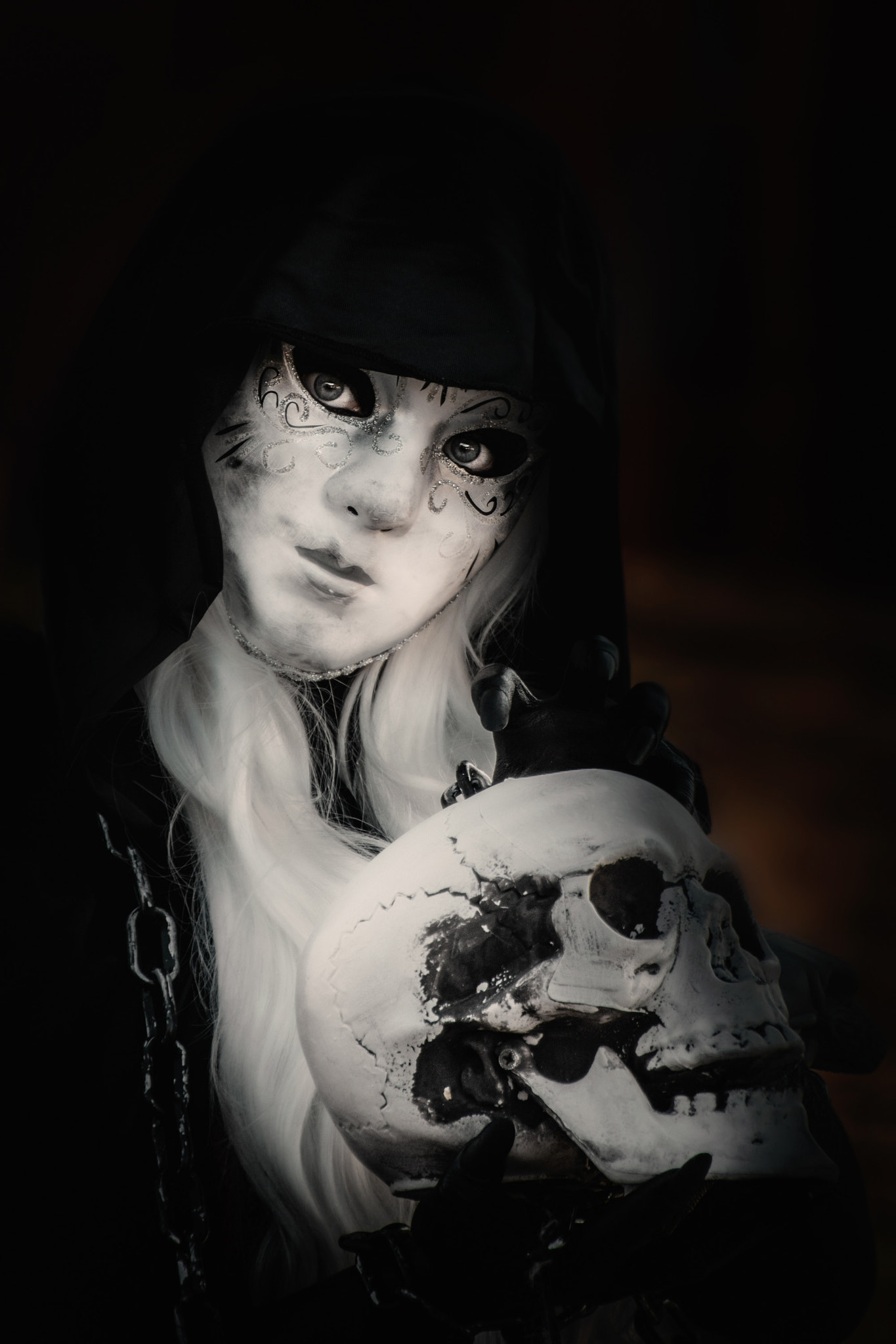 Nikon D5200 sample photo. Girl with skull - lucca comics & games photography