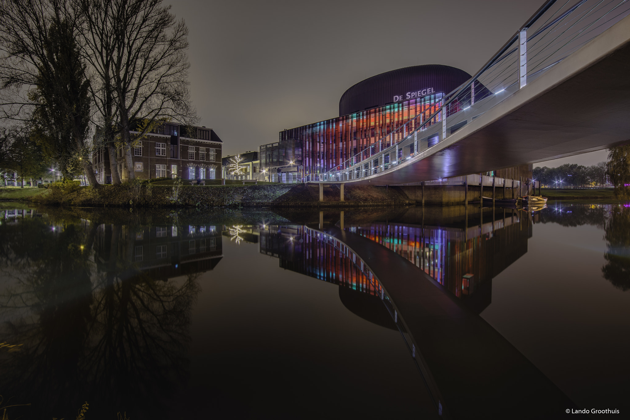 Samyang 14mm F2.8 ED AS IF UMC sample photo. De spiegel photography