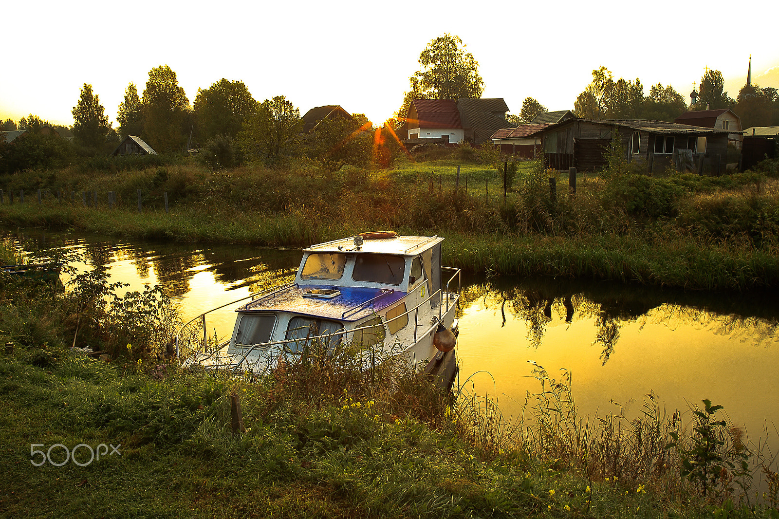 Canon EOS 6D + Canon EF 28-80mm f/2.8-4L sample photo. Gold morning photography