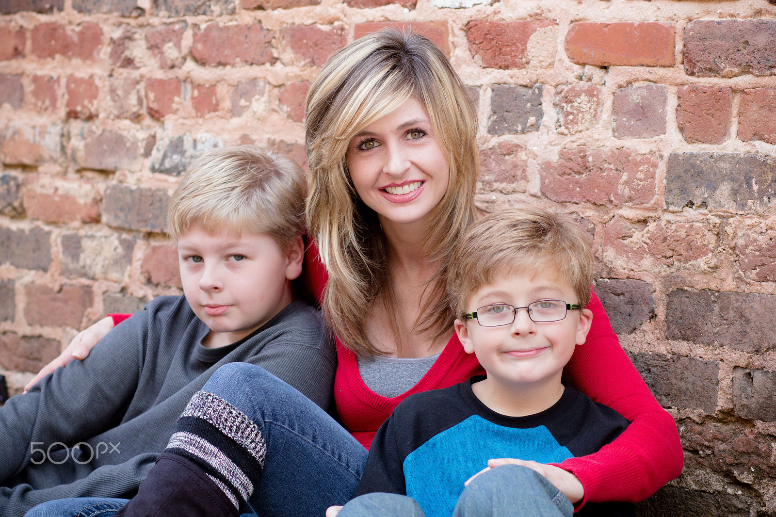 Canon EF 85mm F1.8 USM sample photo. Mother and sons photography