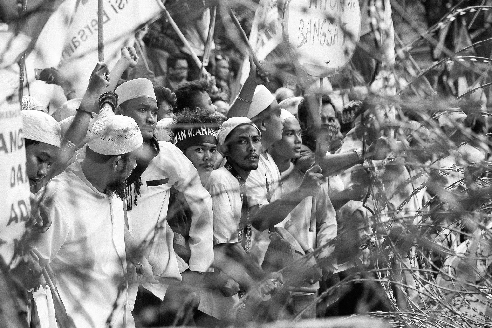 Sony a7S + Sony DT 50mm F1.8 SAM sample photo. 4th of november jakarta demonstration photography