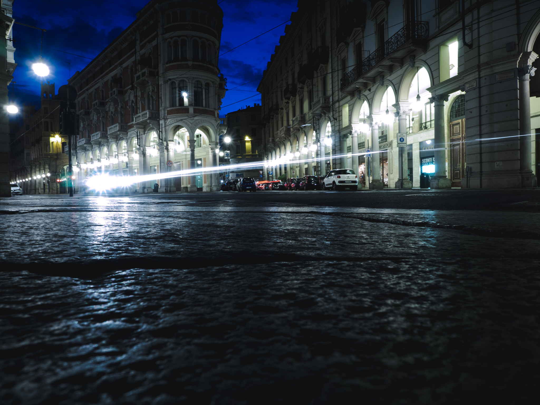 Olympus OM-D E-M1 + OLYMPUS M.12mm F2.0 sample photo. Turin by night photography