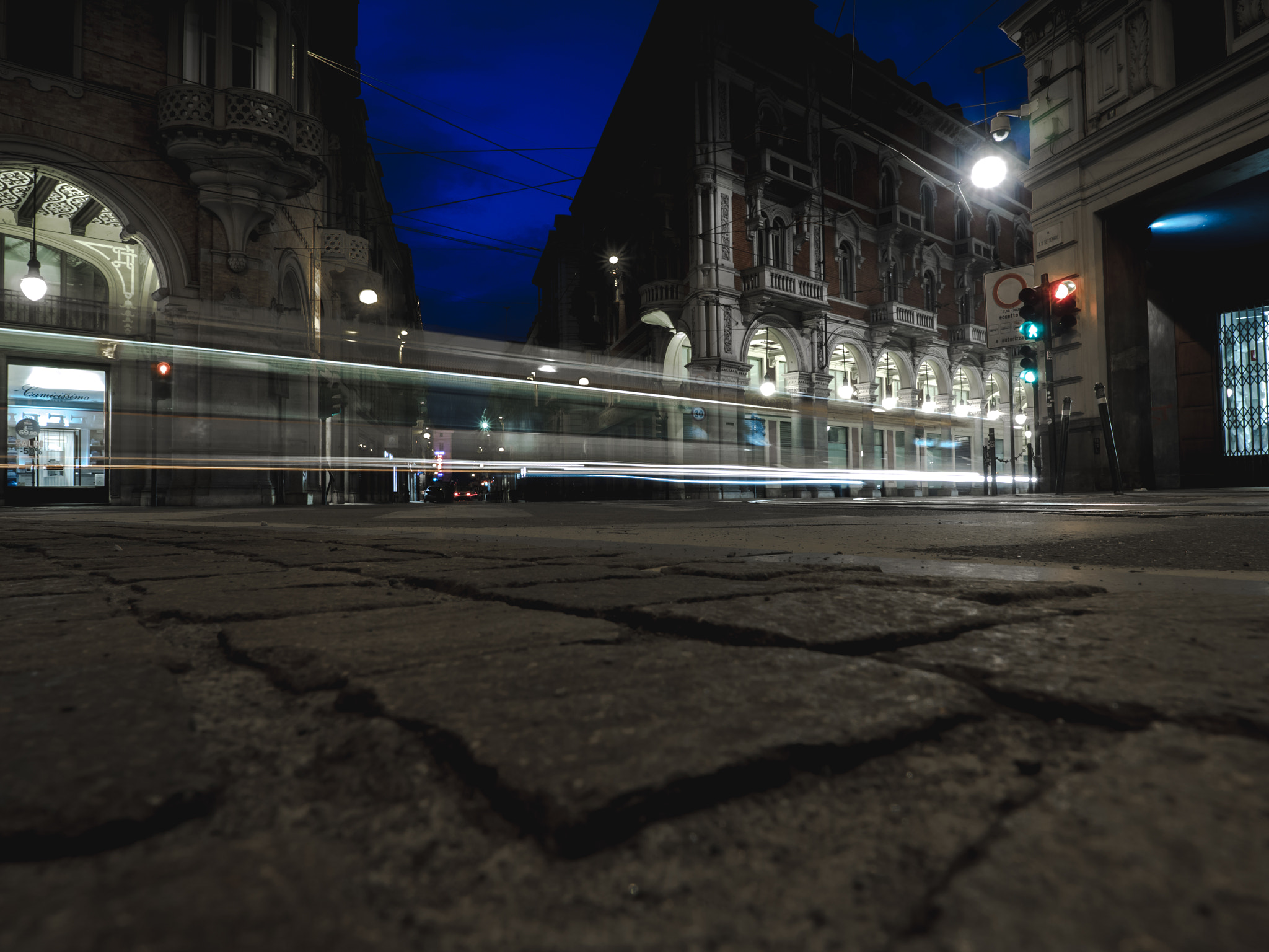 Olympus OM-D E-M1 + OLYMPUS M.12mm F2.0 sample photo. Turin by night photography