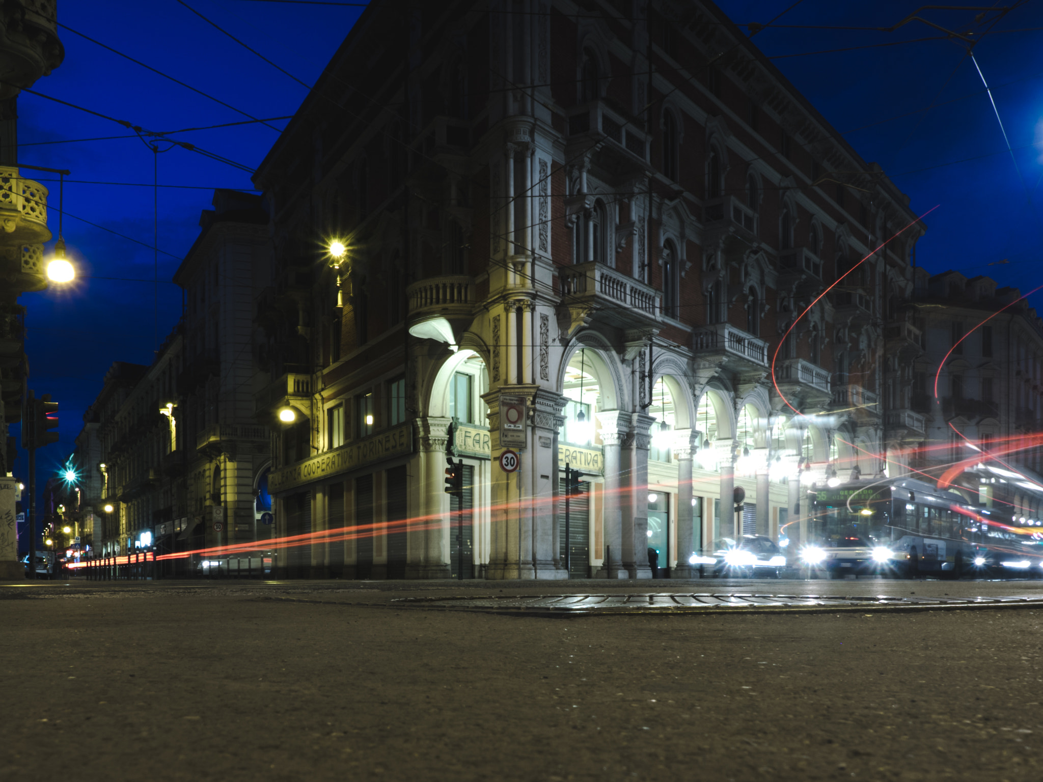 Olympus OM-D E-M1 + OLYMPUS M.12mm F2.0 sample photo. Turin by night photography