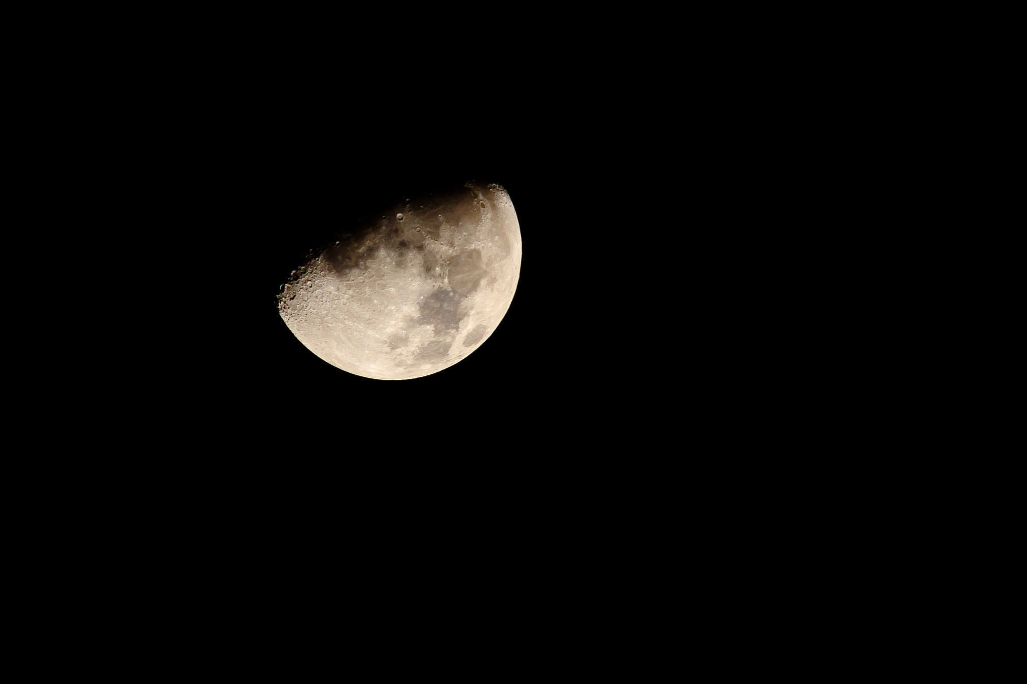 Canon EOS 60D + Tamron SP 70-300mm F4-5.6 Di VC USD sample photo. Moon photography