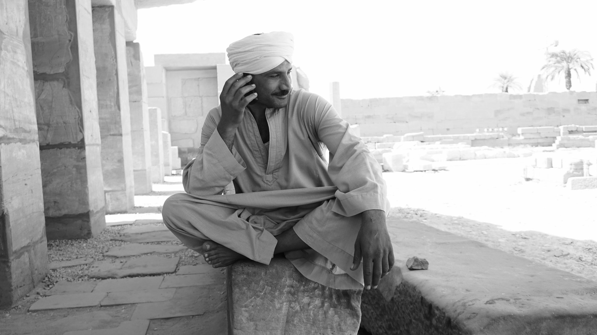 Sony PZ 300-1mm F0.0 OSS LE II sample photo. Local people in karnak temple photography