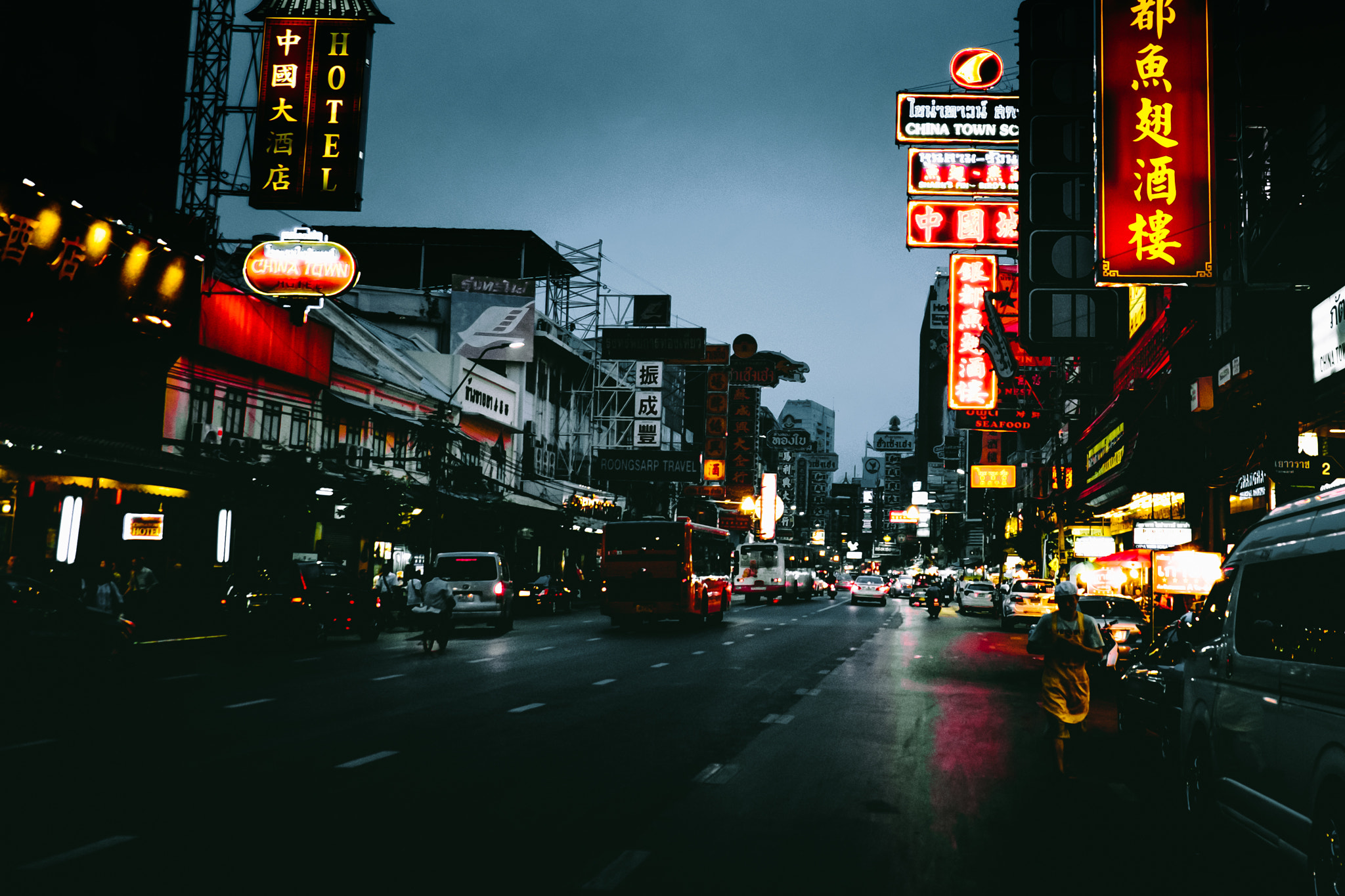 Fujifilm X-T10 + Fujifilm XF 18-135mm F3.5-5.6 R LM OIS WR sample photo. Chinatown bangkok photography