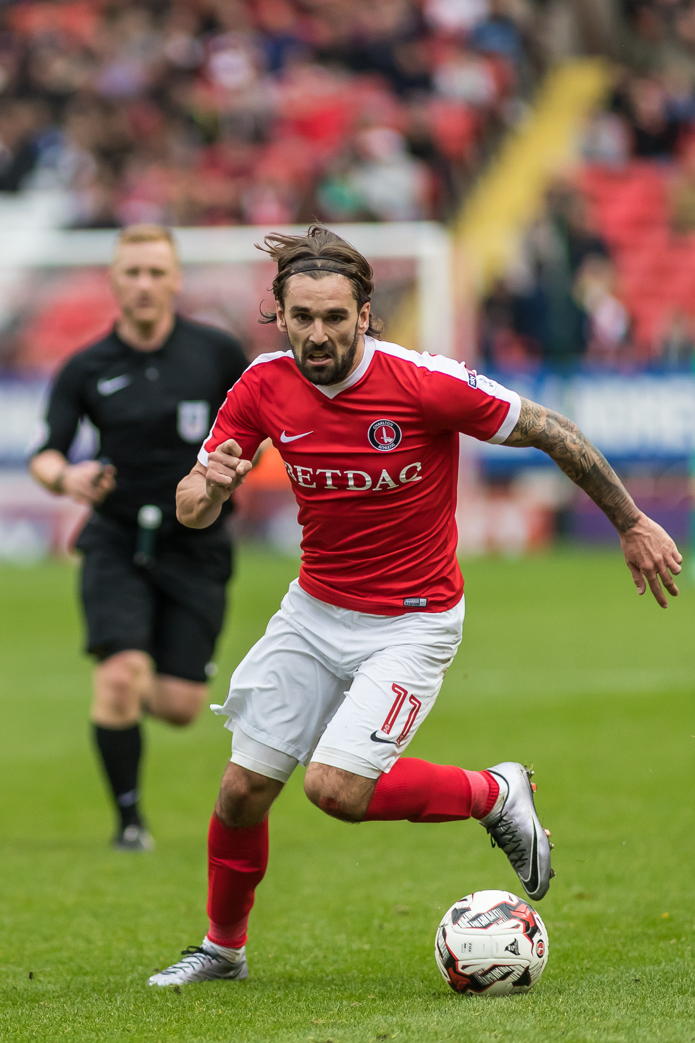 Canon EF 200mm F2.8L II USM sample photo. Charlton vs chesterfield - 29/10/16 photography