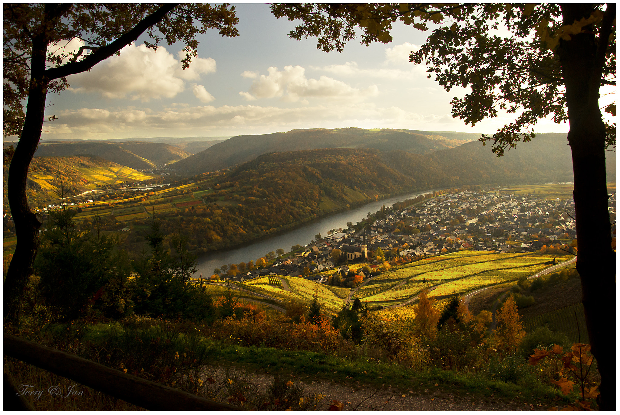 Nikon D3100 + Sigma 18-200mm F3.5-6.3 DC OS HSM sample photo. Mosel in autumn. photography