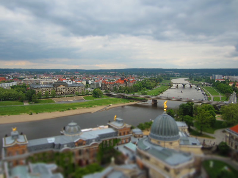 Canon PowerShot ELPH 100 HS (IXUS 115 HS / IXY 210F) sample photo. Ein bisschen dresden photography