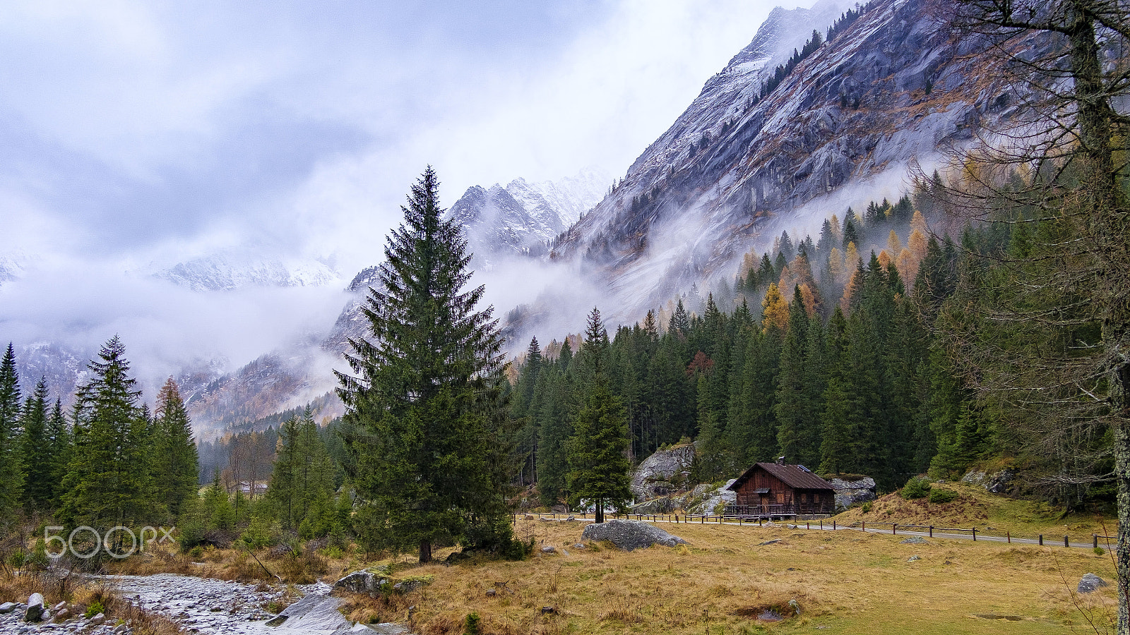 Fujifilm X-M1 + Fujifilm XC 16-50mm F3.5-5.6 OIS II sample photo. Pinzolo in autunno photography