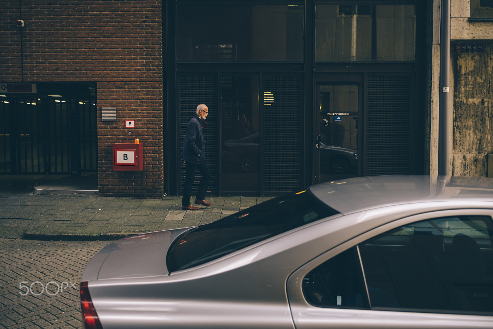 Fujifilm X-T10 + Fujifilm XF 16-55mm F2.8 R LM WR sample photo. Streets photography