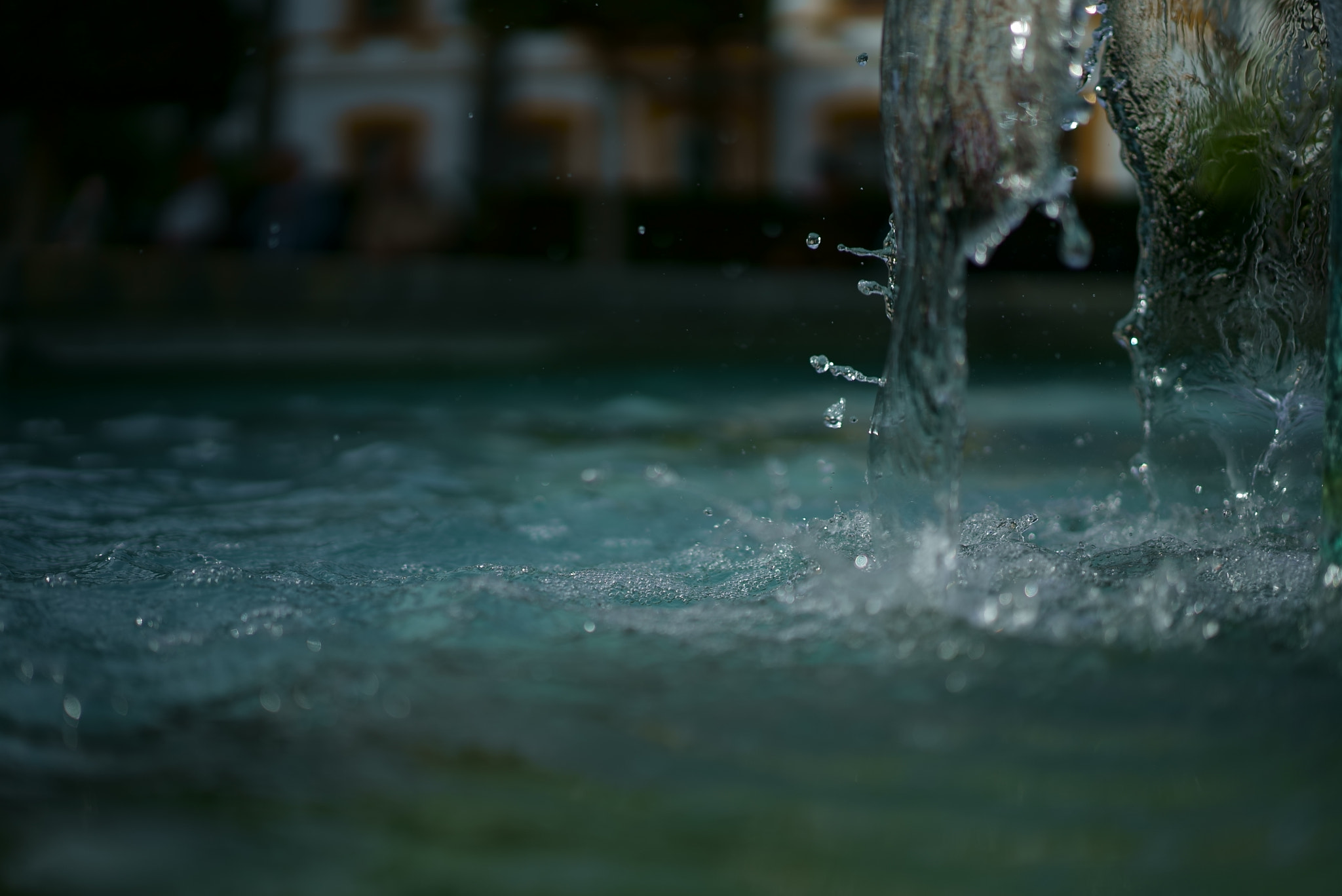 Sony a7S II + Sony Sonnar T* FE 55mm F1.8 ZA sample photo. Drops of water photography