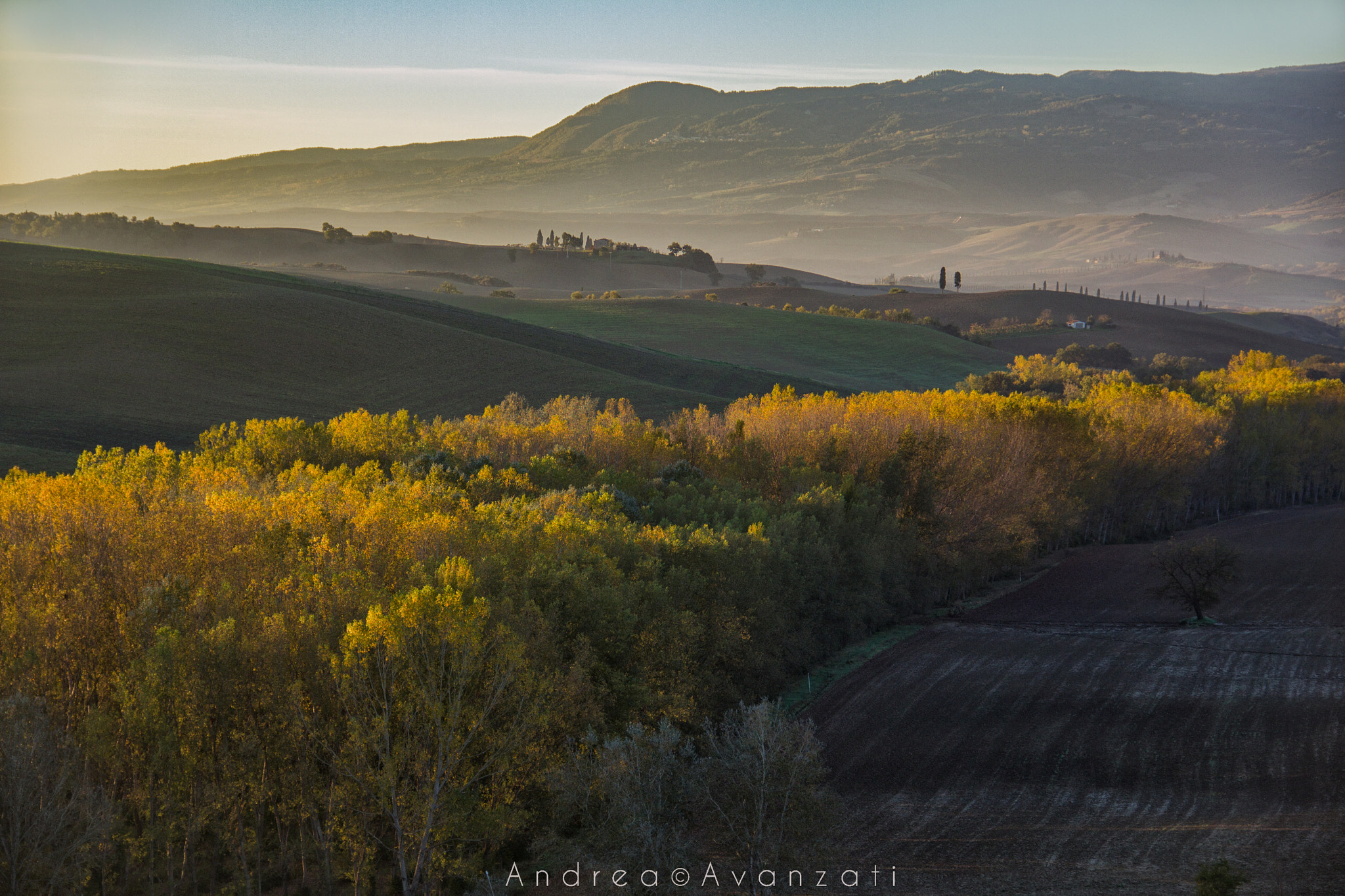 Canon EF-S 18-135mm F3.5-5.6 IS sample photo. Alba tra le colline val d'orcia per il web photography