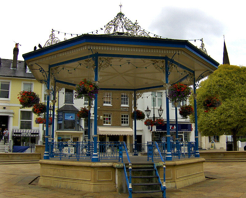 HP PHOTOSMART R927  (V01.00) sample photo. Bandstand on the carfax photography