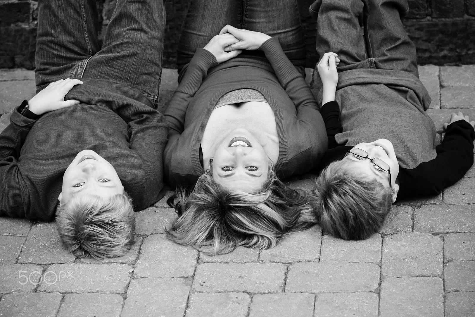 Canon EF 85mm F1.8 USM sample photo. Mother and sons photography