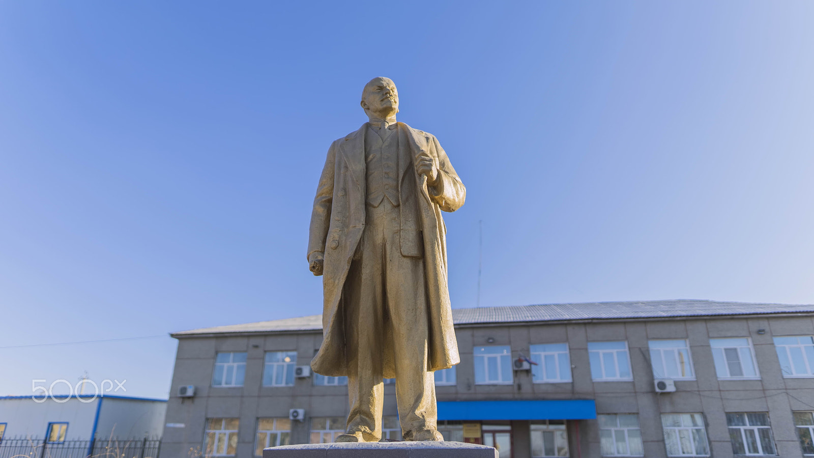 Sigma 24mm F1.4 DG HSM Art sample photo. Status of vladimir lenin photography