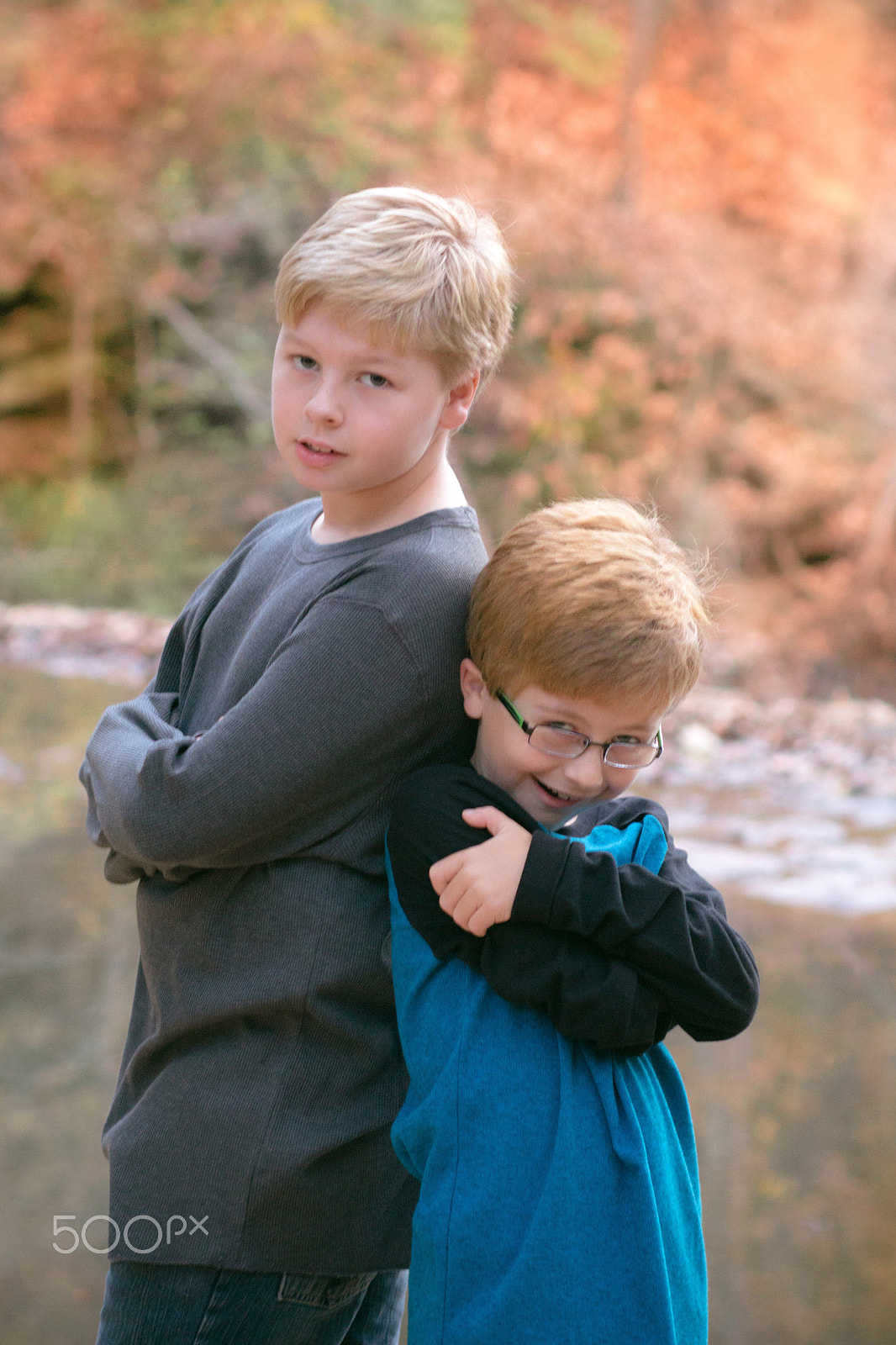 Canon EF 85mm F1.8 USM sample photo. Typical brothers! photography