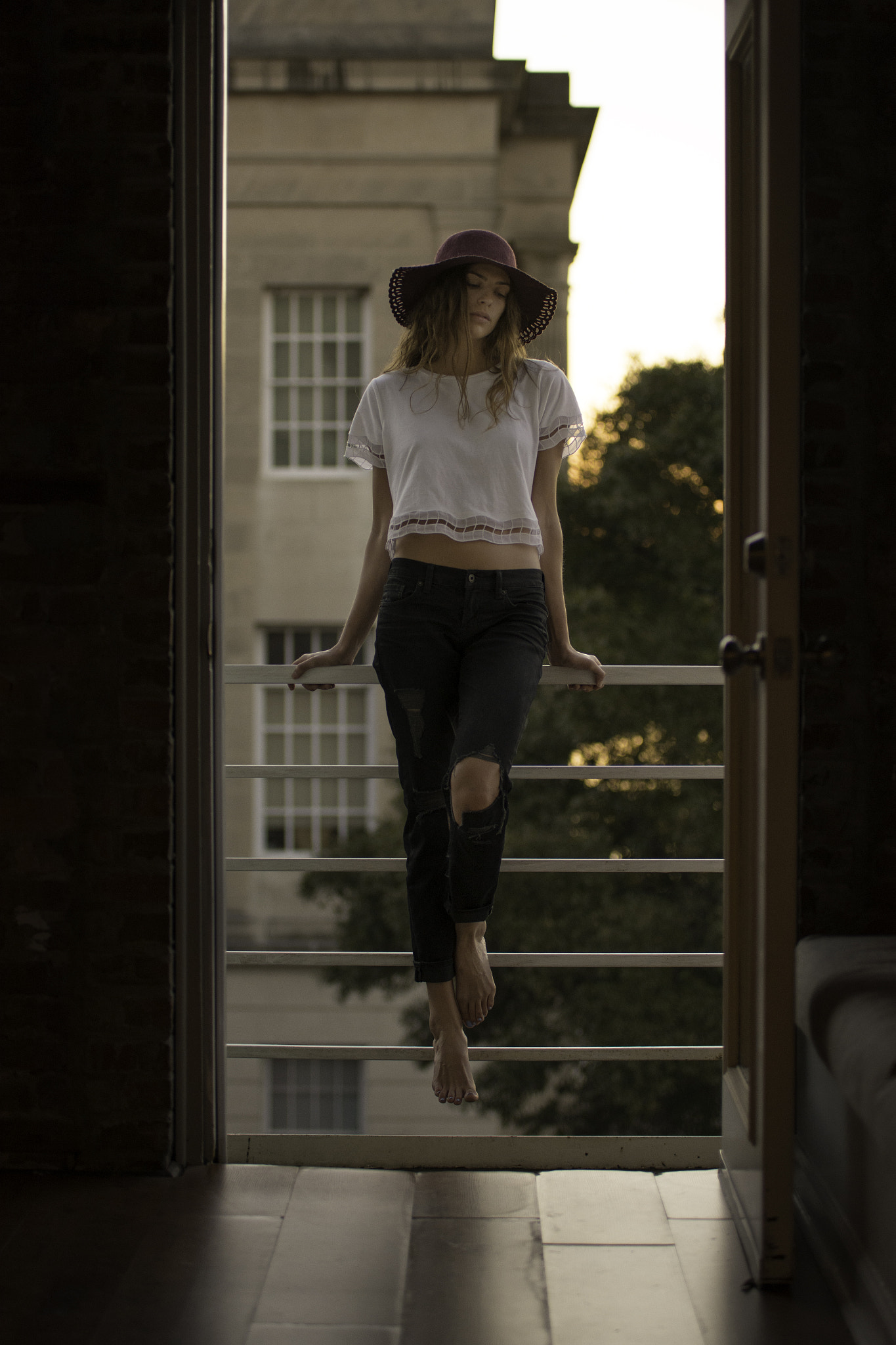 Nikon D7200 sample photo. Floating on railing photography