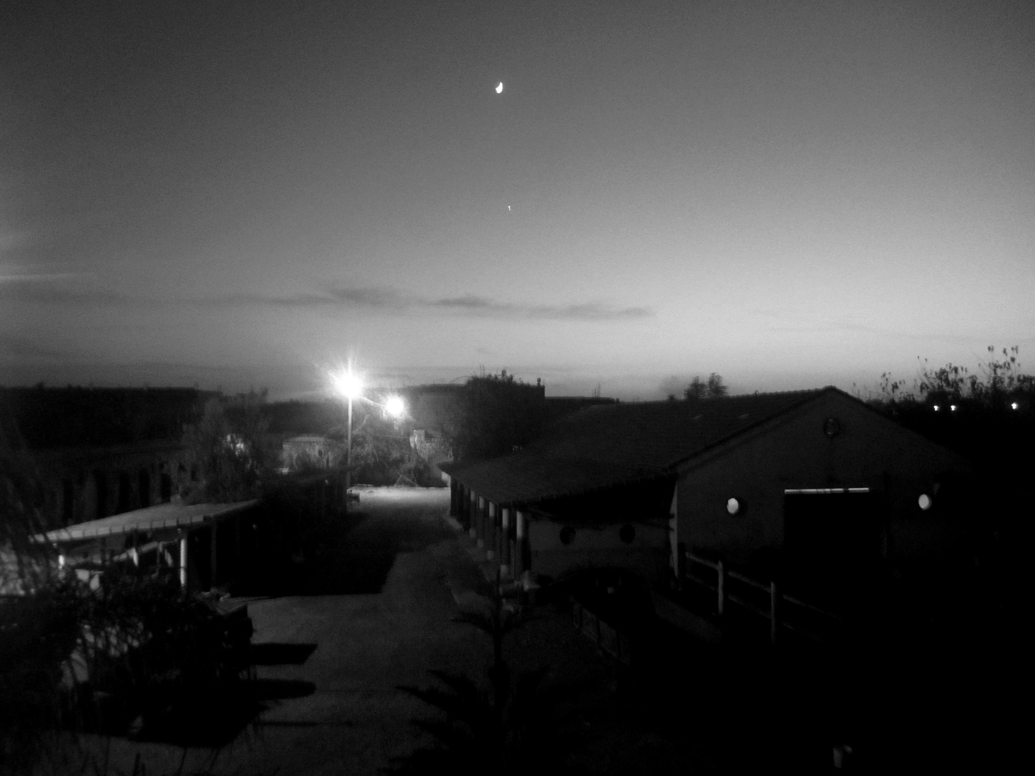 Canon PowerShot SD1400 IS (IXUS 130 / IXY 400F) sample photo. Day and night photography