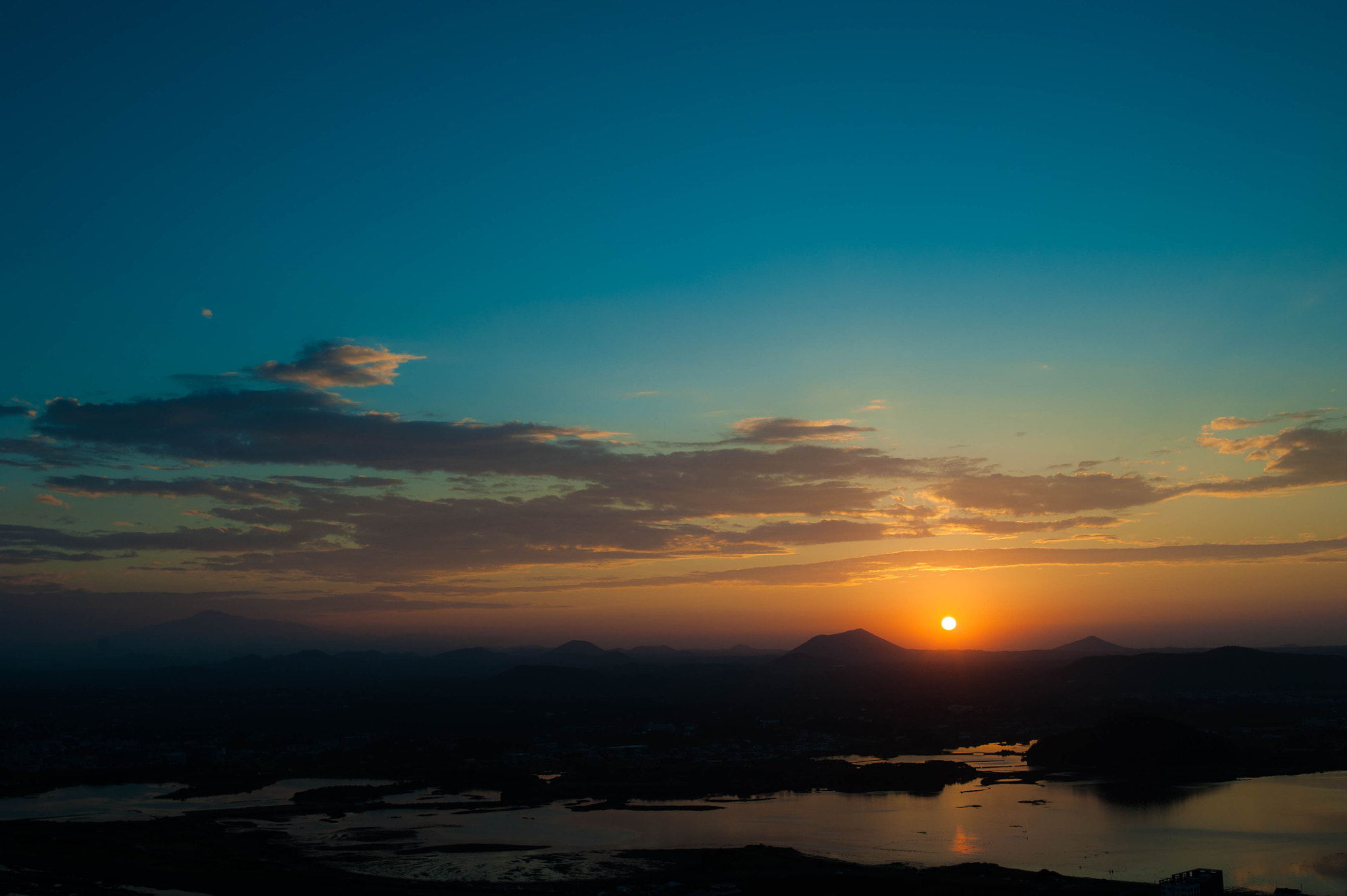 Nikon D700 + Samyang 35mm F1.4 AS UMC sample photo. Sunset of seongsan photography