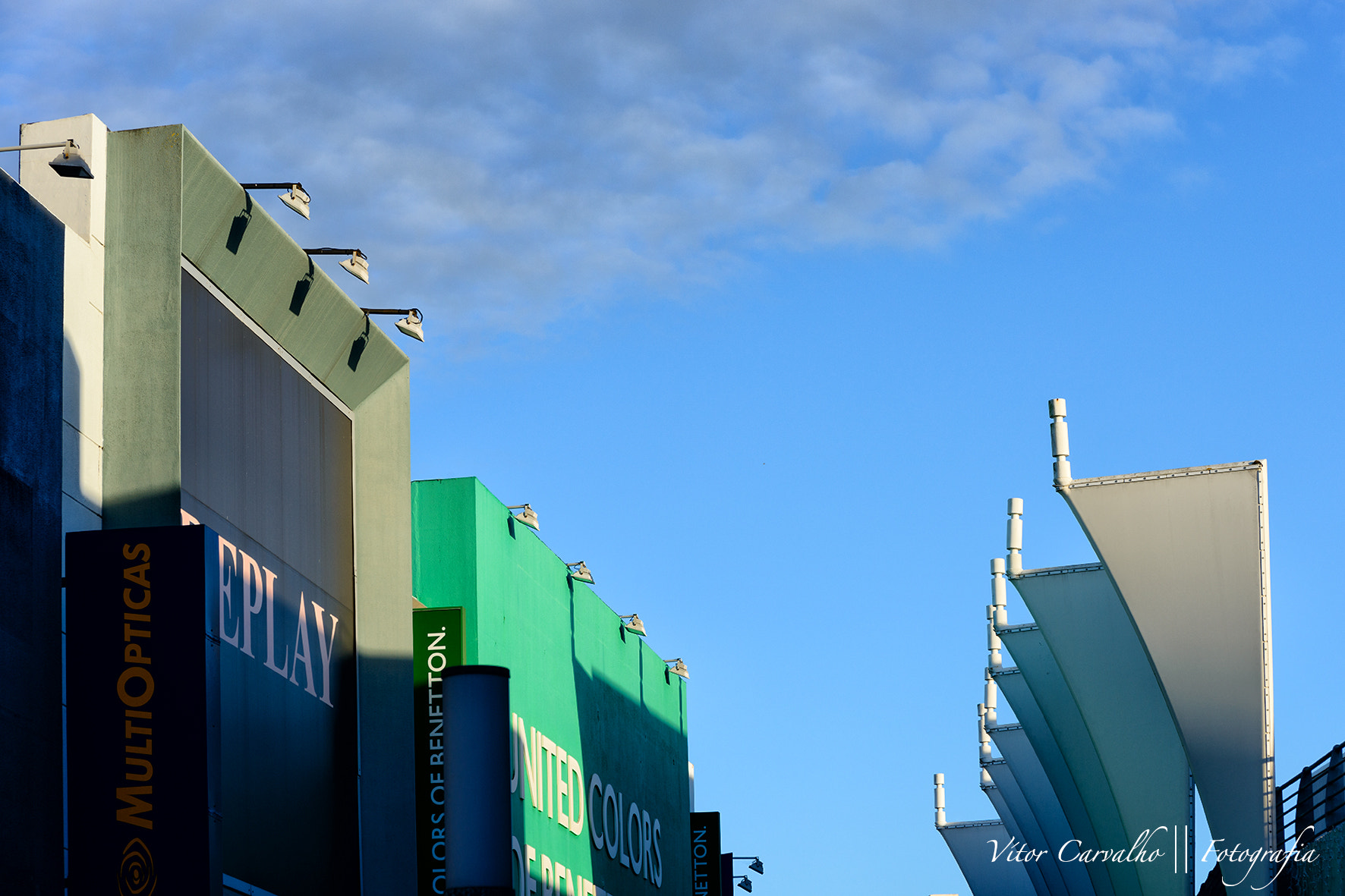 AF Zoom-Nikkor 28-105mm f/3.5-4.5D IF sample photo. Benetton photography