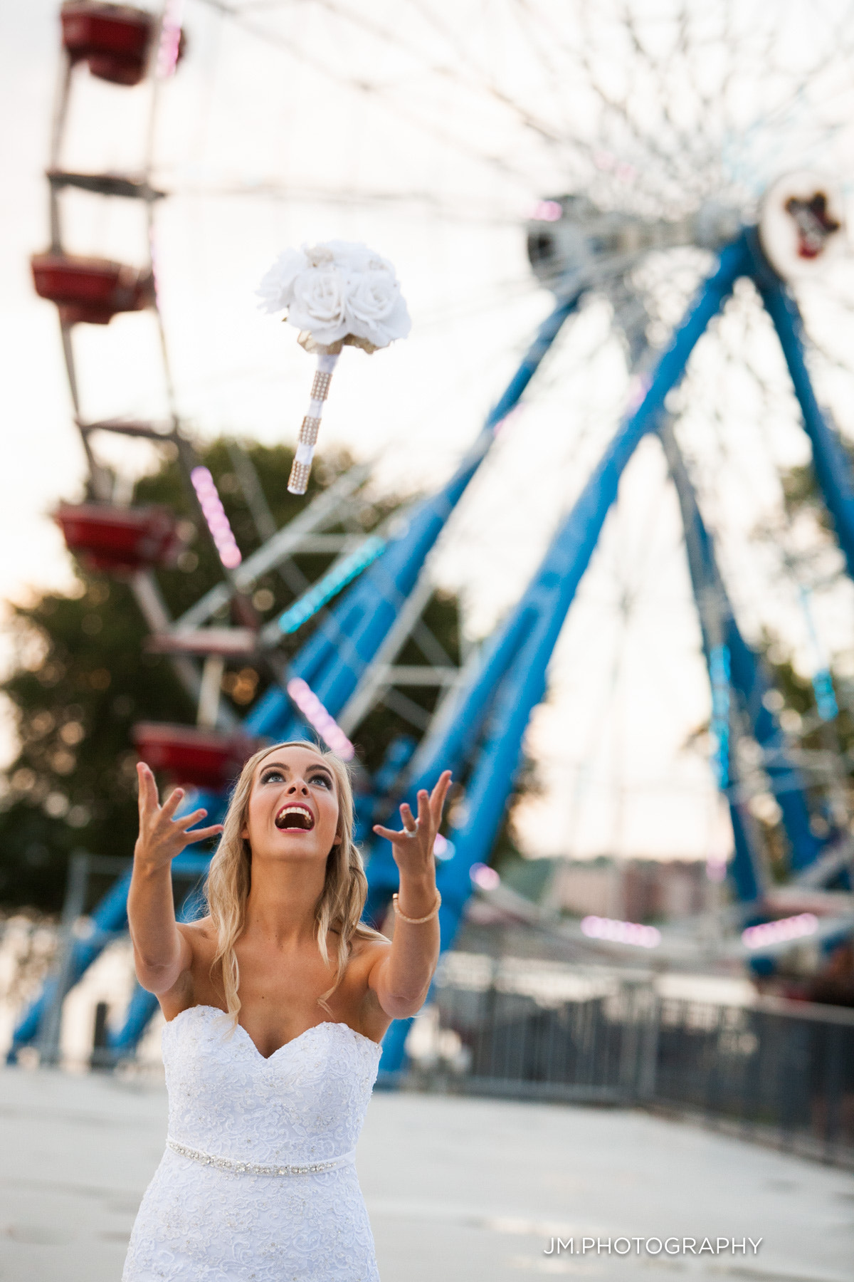 Canon EF 70-200mm F2.8L IS USM sample photo. Staci masters the art of the bouquet toss! photography