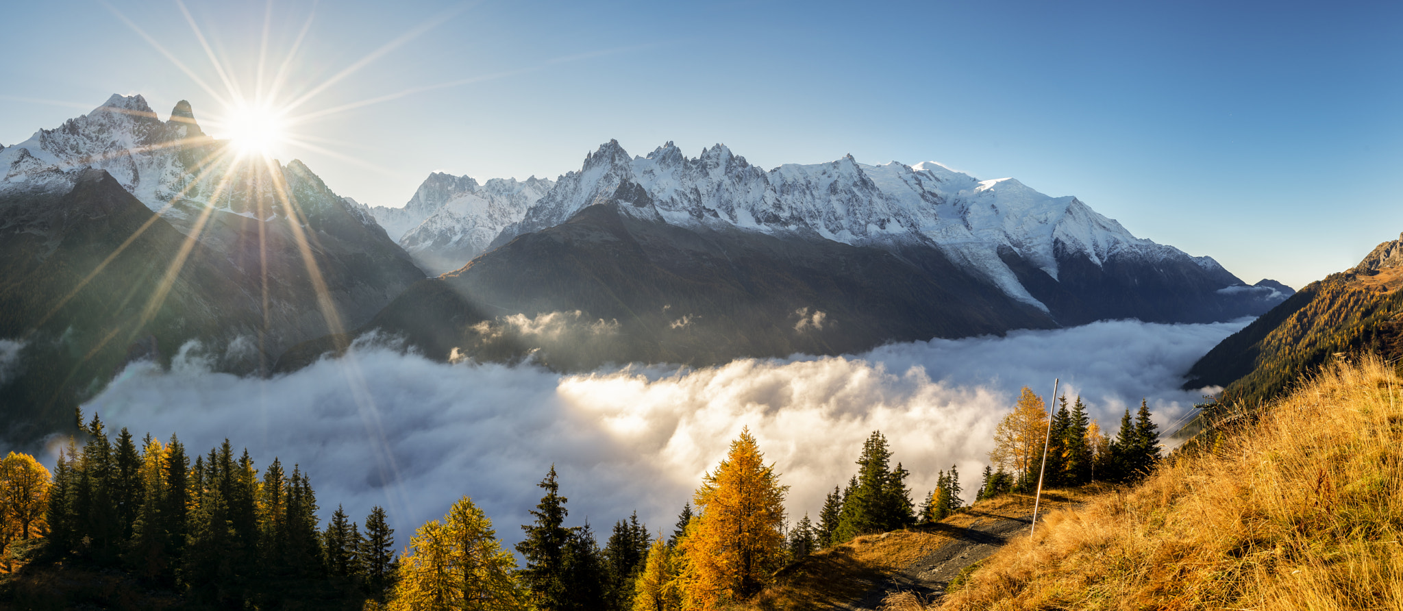 Sony a7S + Sony Vario-Tessar T* FE 16-35mm F4 ZA OSS sample photo. Climbing to heaven photography