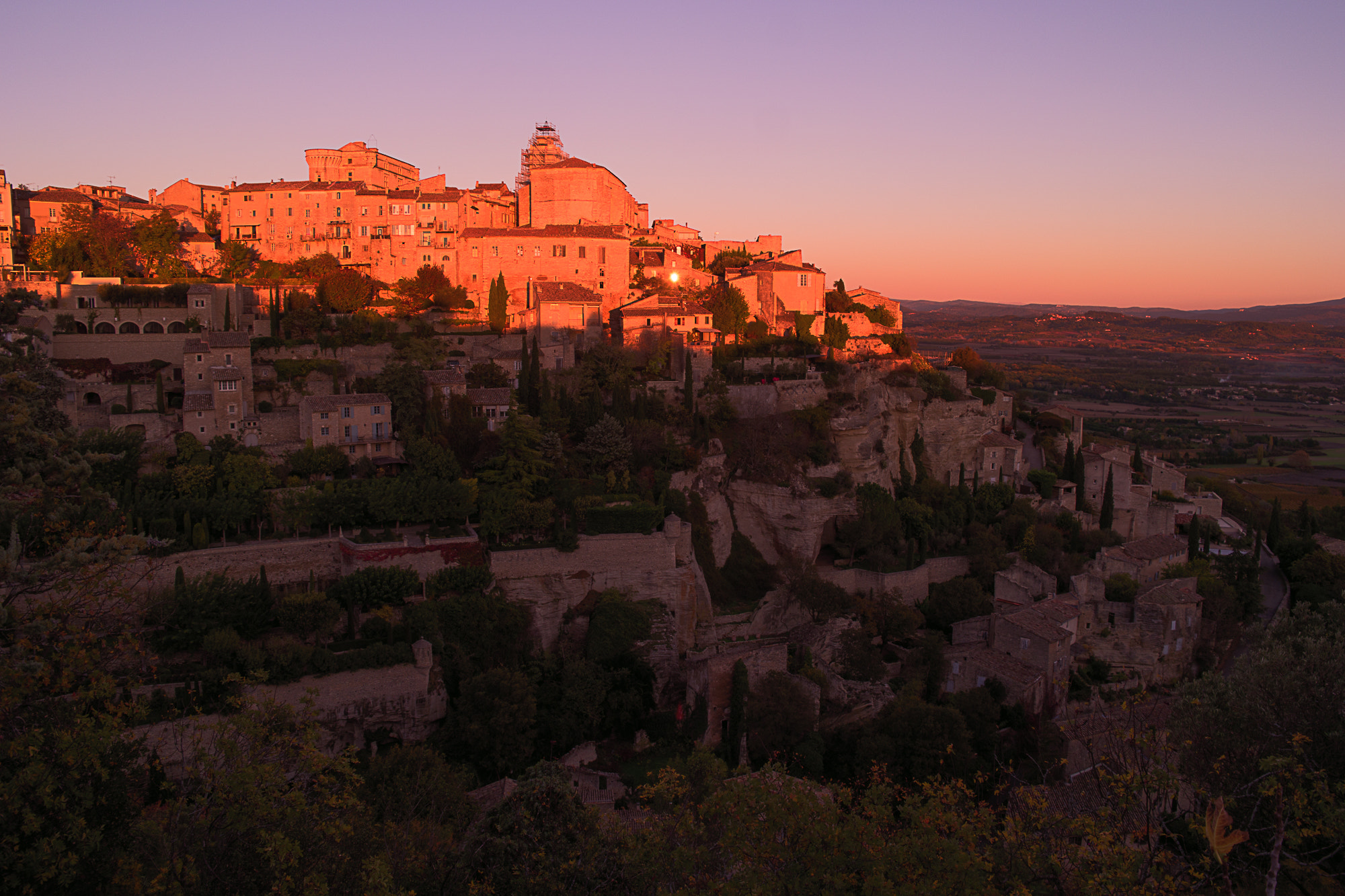 Samsung NX500 + Samsung NX 18-55mm F3.5-5.6 OIS sample photo. Gordes on the sunset photography