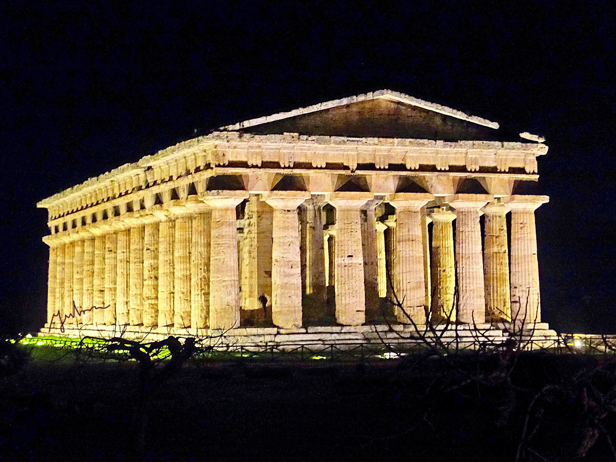 Fujifilm FinePix F900EXR sample photo. Temple of neptune at paestum by night photography