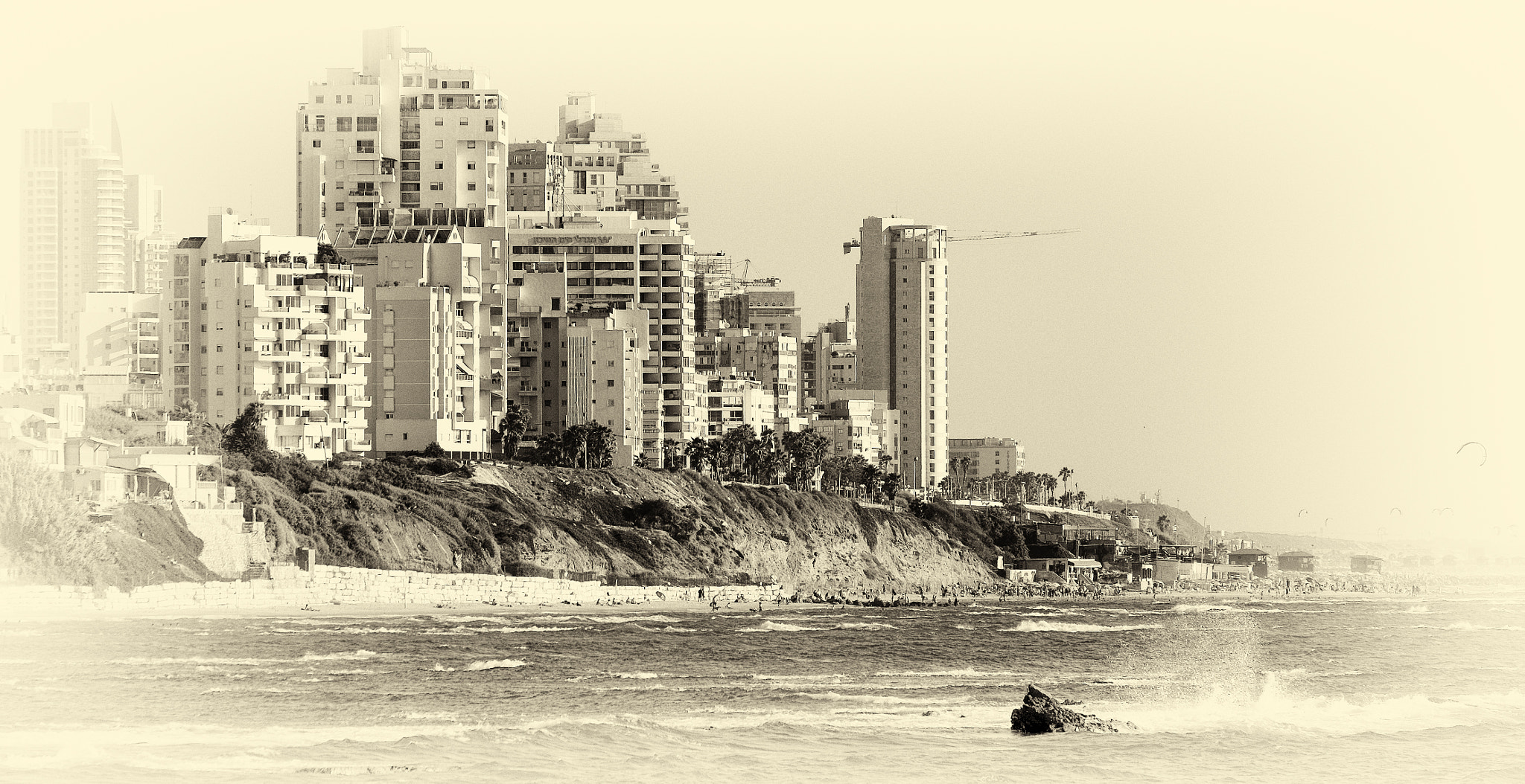Fujifilm X-E1 + Fujifilm XF 55-200mm F3.5-4.8 R LM OIS sample photo. Bat yam photography