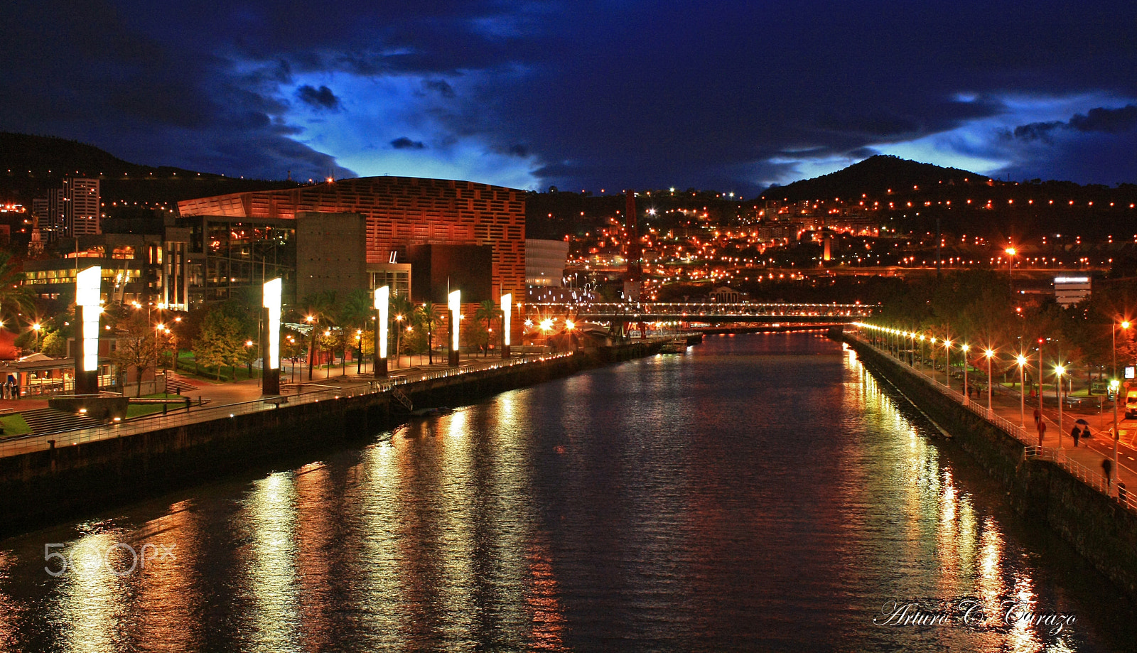 Canon EOS 1000D (EOS Digital Rebel XS / EOS Kiss F) sample photo. Anochecer en la ria de bilbao photography
