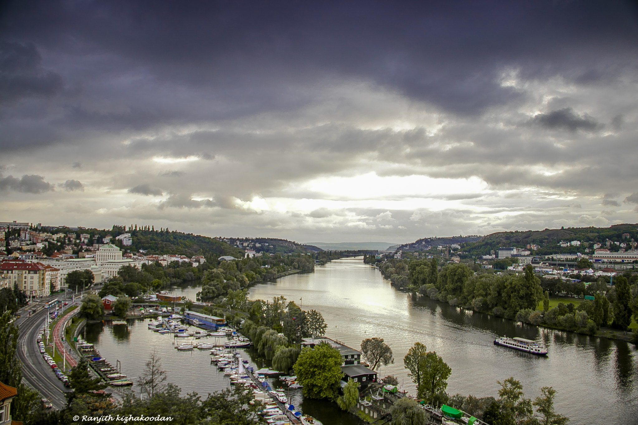 Canon EF-S 18-135mm F3.5-5.6 IS sample photo. View from vysehrad hill photography