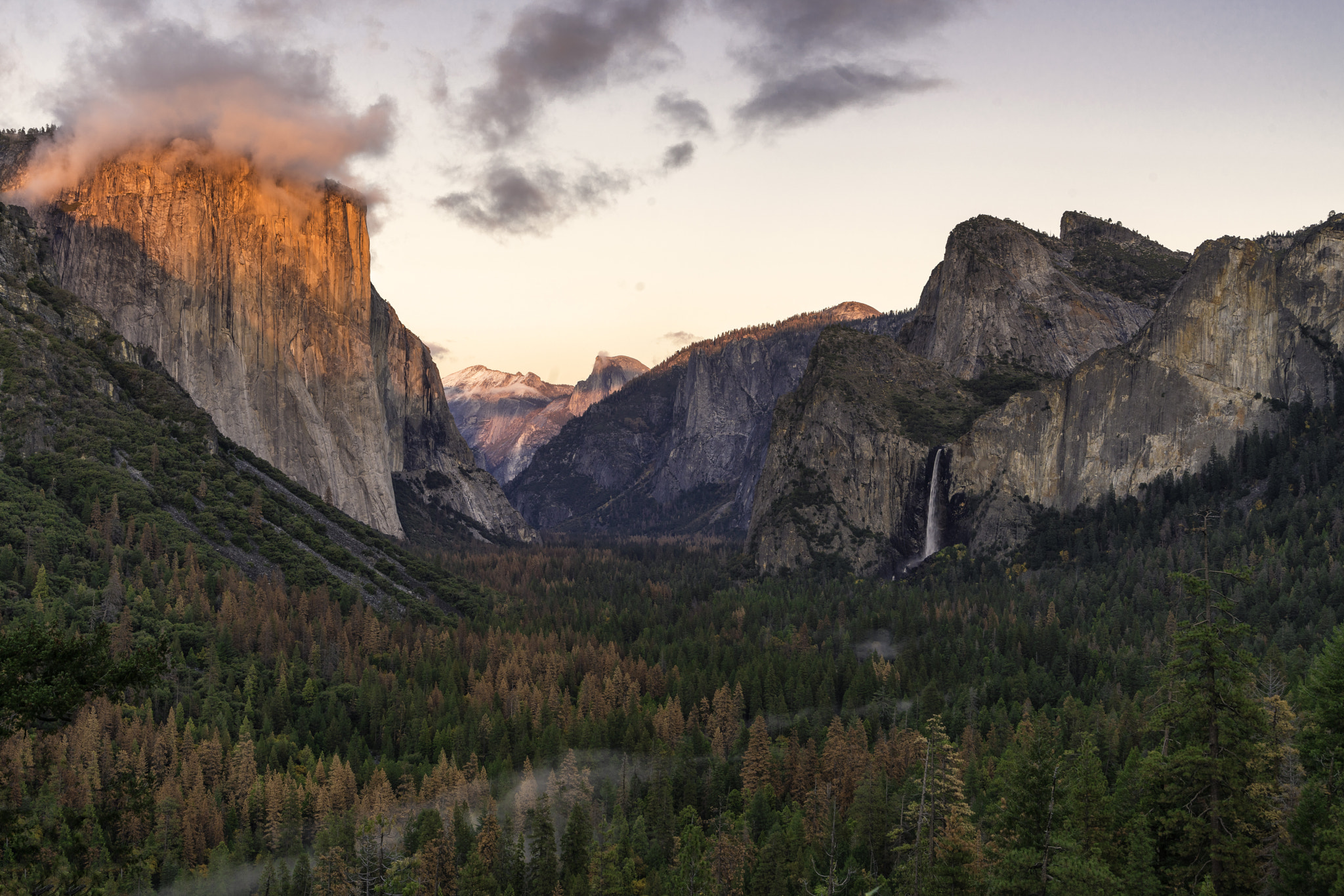 Sony a7R II sample photo. Tunnel view @ sunset photography