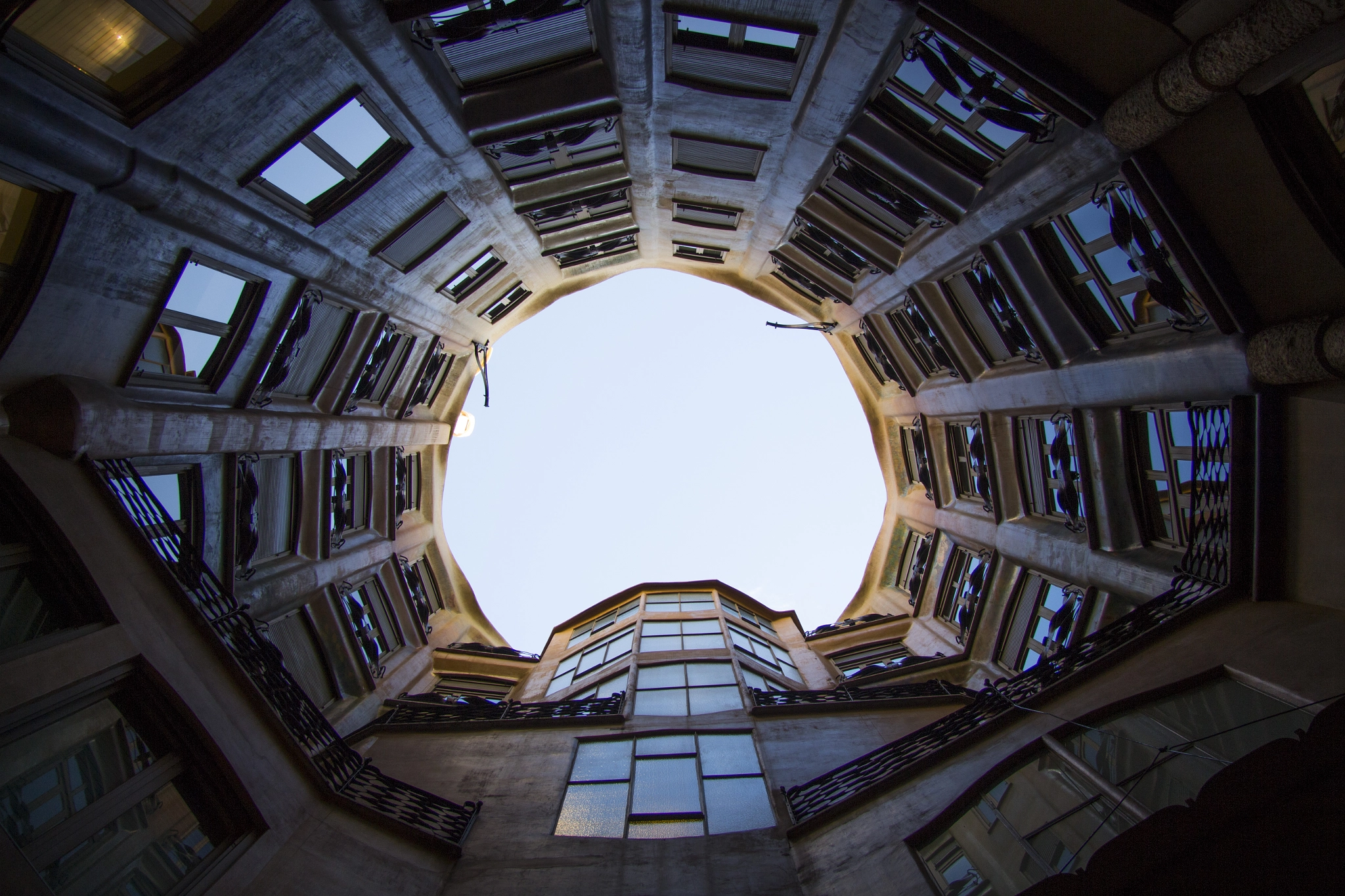 Canon EF-S 17-85mm F4-5.6 IS USM sample photo. La pedrera photography