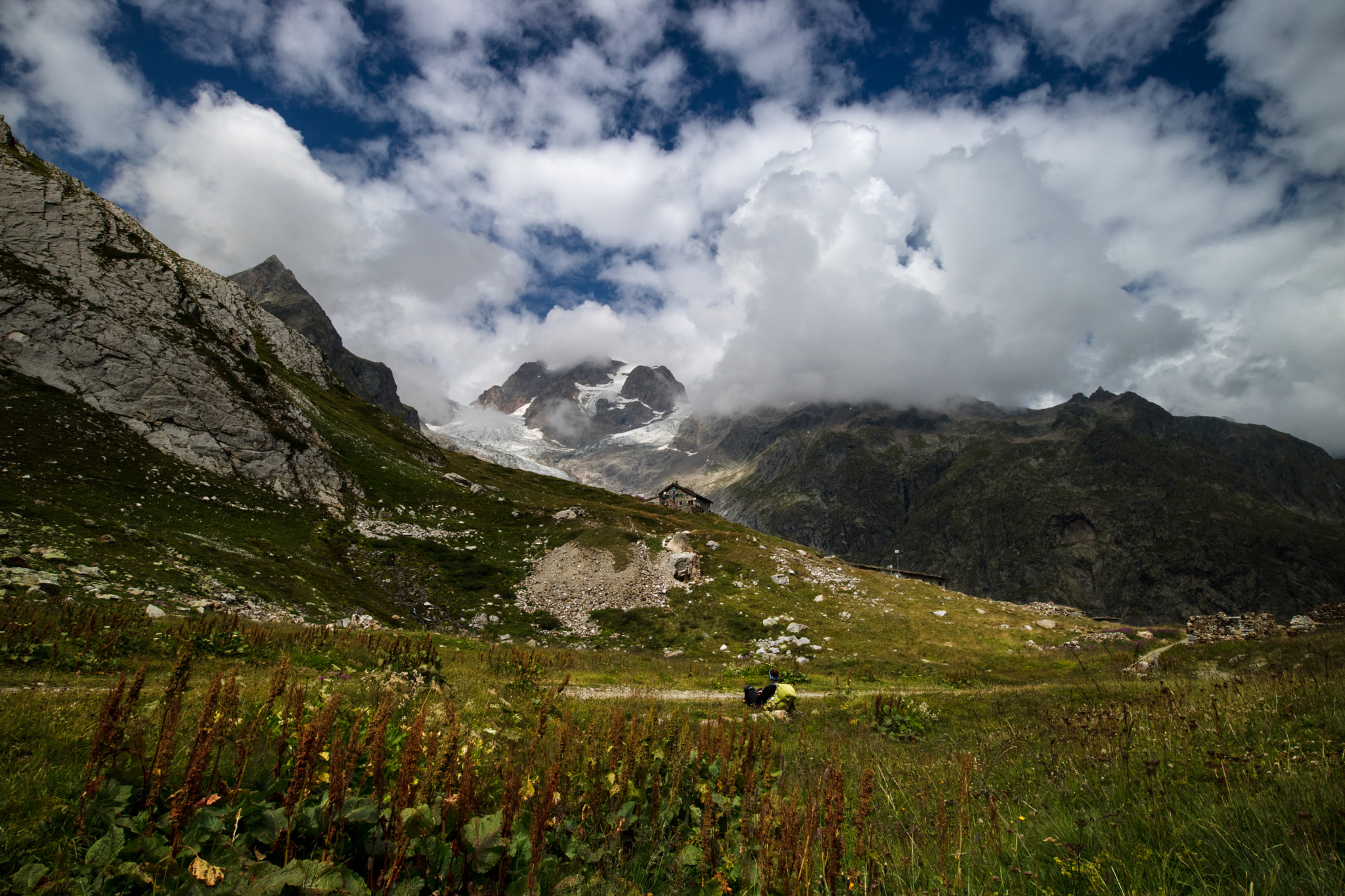 Canon EOS M3 + Canon EF-M 11-22mm F4-5.6 IS STM sample photo. Sitting glacier photography