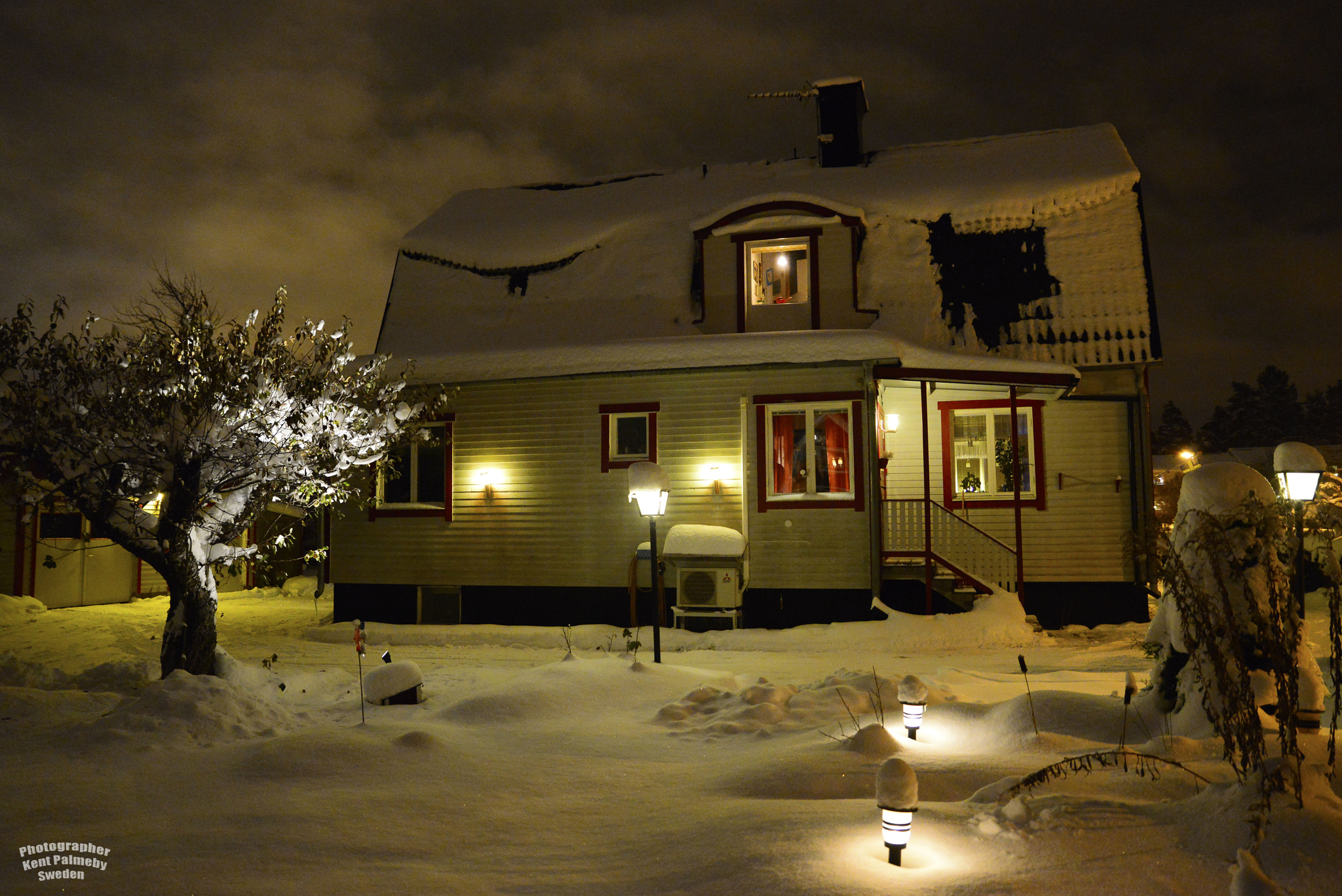 Tamron SP 24-70mm F2.8 Di VC USD sample photo. My house a winter evening photography