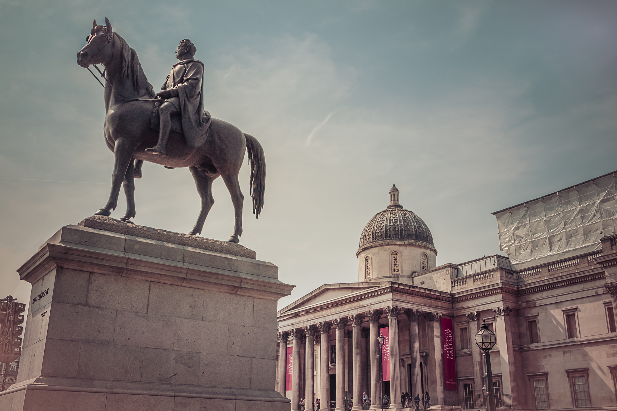 Sony Alpha DSLR-A700 sample photo. George iv and the national gallery photography