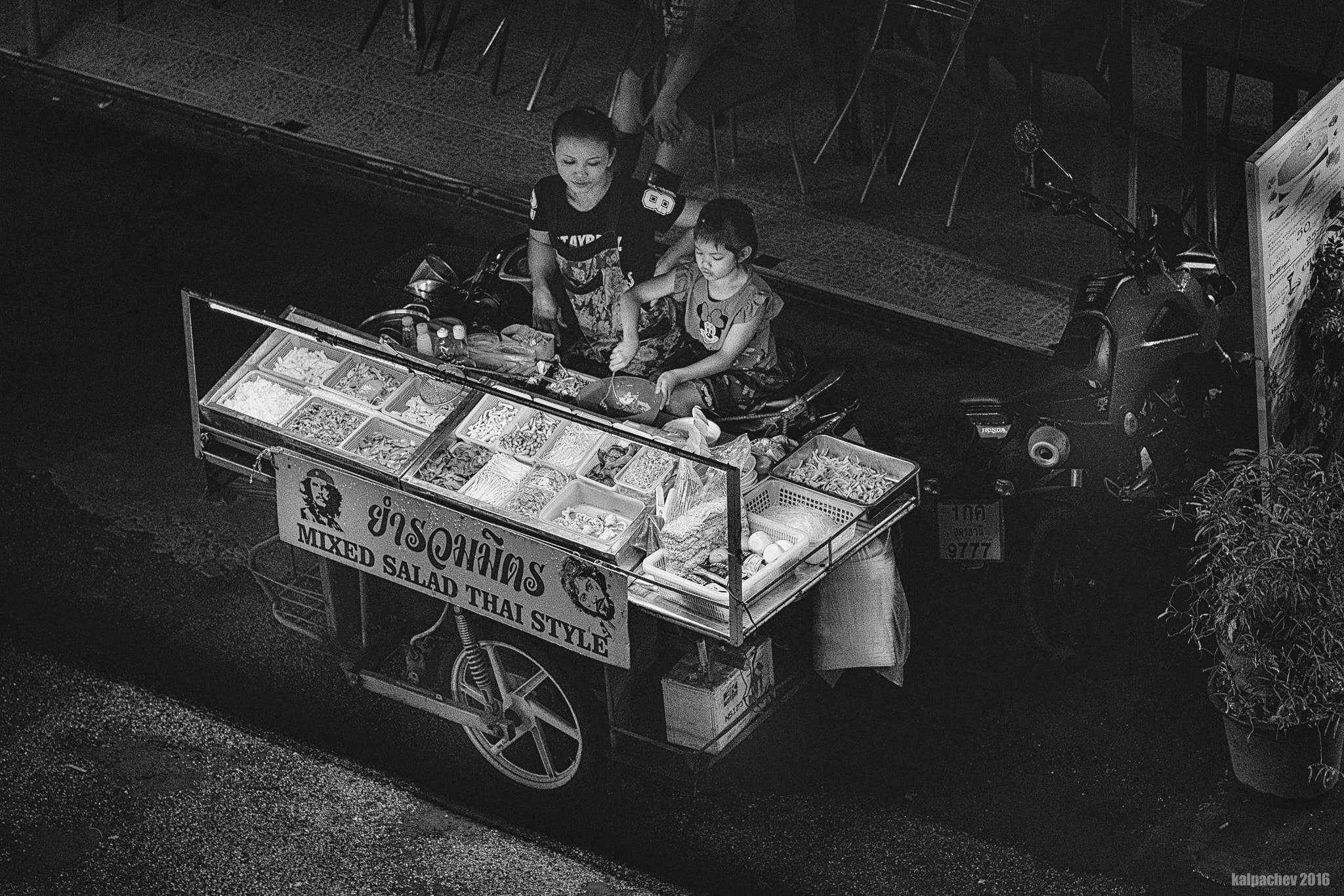 Sony a7R II sample photo. -late night street food- photography