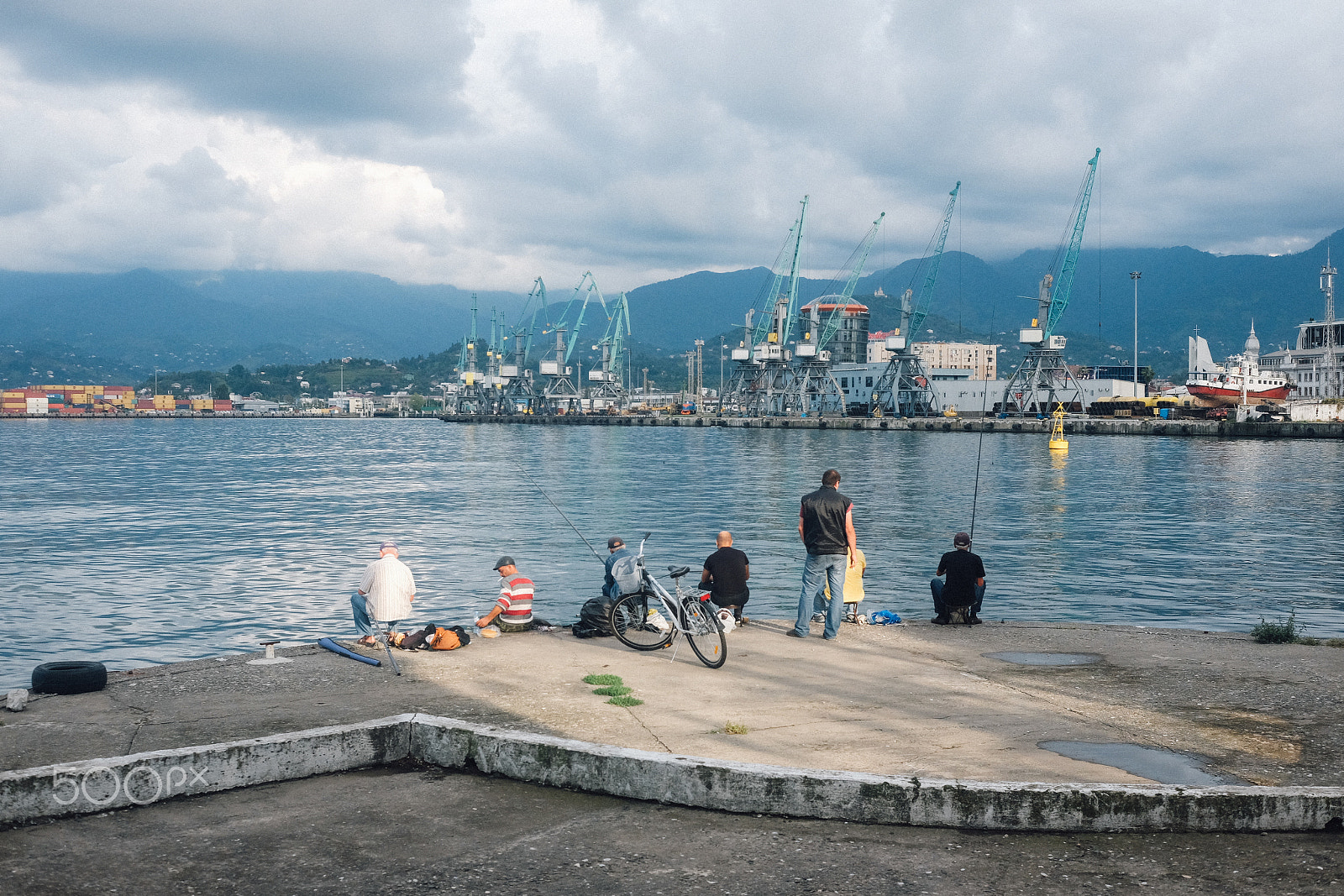 Fujifilm X-T1 + Fujifilm XF 27mm F2.8 sample photo. Love fishing photography