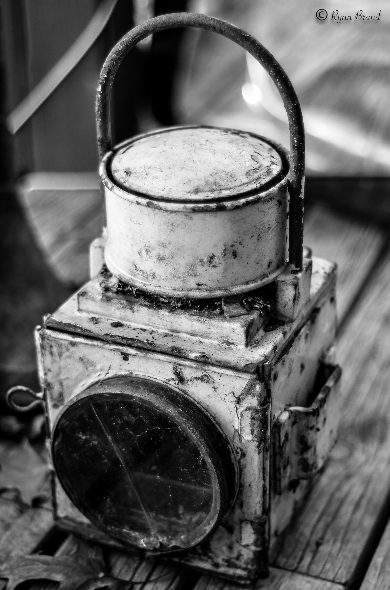 Nikon D7000 + AF Nikkor 50mm f/1.8 sample photo. Lantern photography