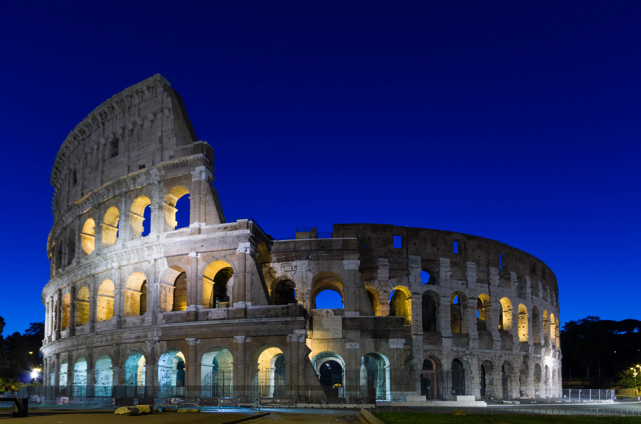 Sigma AF 10-20mm F4-5.6 EX DC sample photo. The coliseum photography