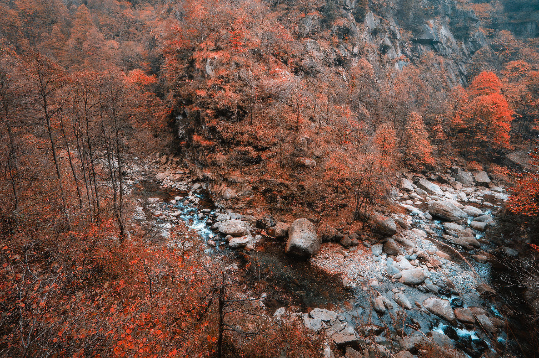 Sony Alpha a5000 (ILCE 5000) + Sony E 10-18mm F4 OSS sample photo. Flying over gorges photography