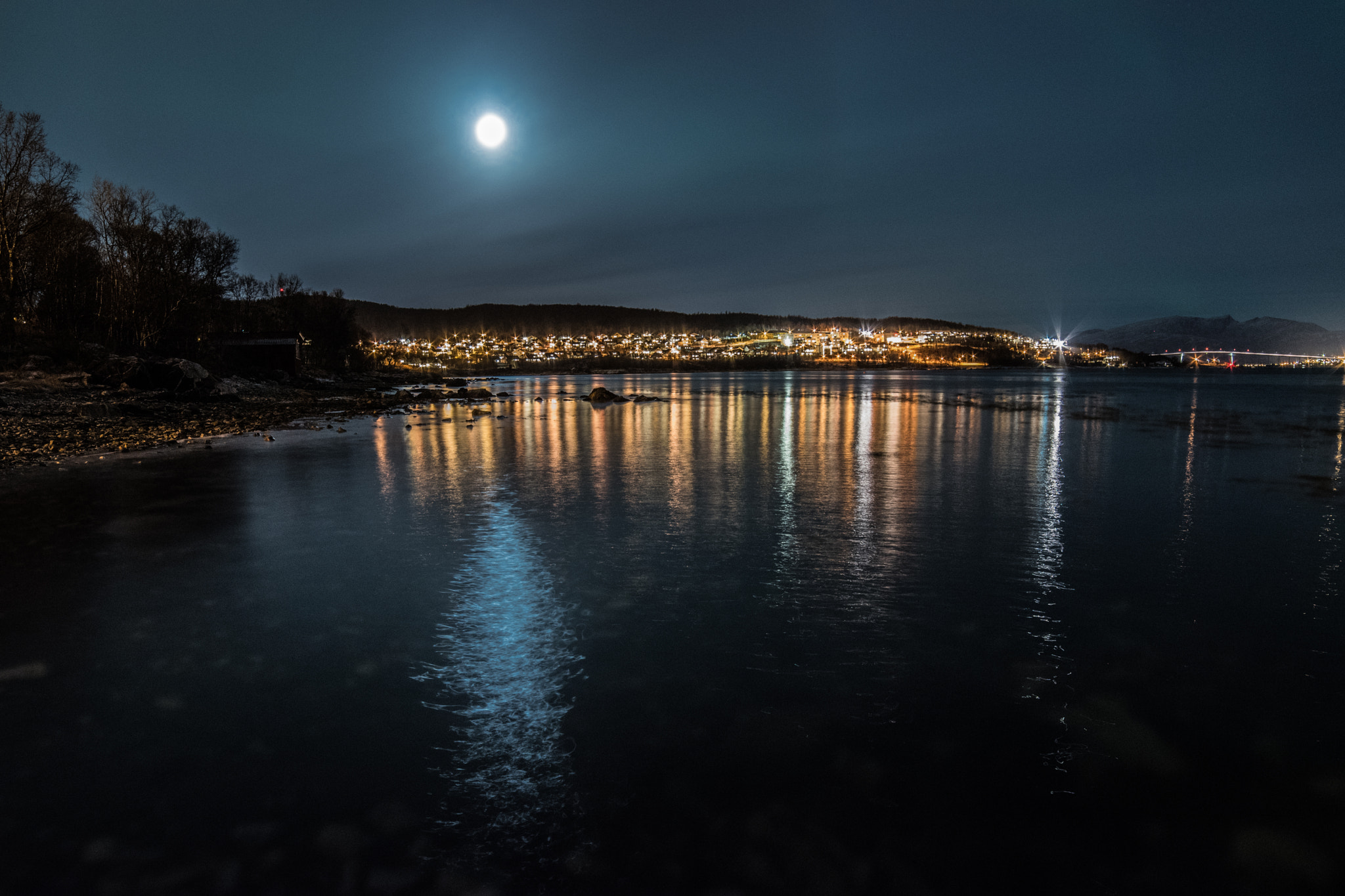 Samyang 14mm F2.8 ED AS IF UMC sample photo. Moonshine photography