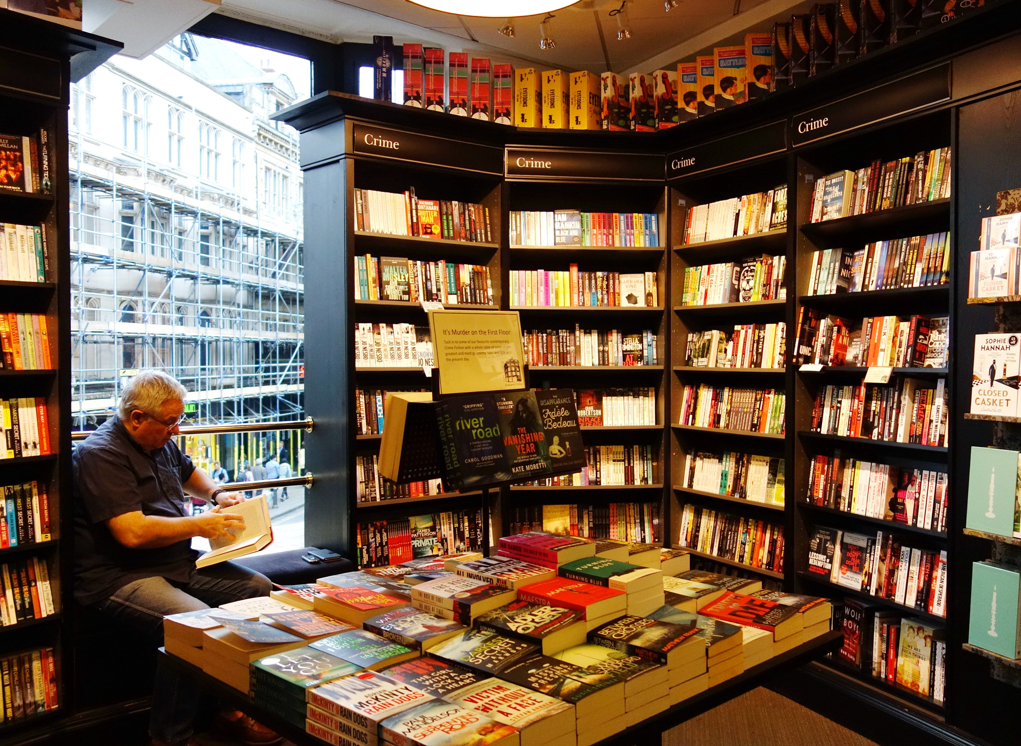 Sony Cyber-shot DSC-RX100 + Minolta AF 28-85mm F3.5-4.5 New sample photo. Waterstones oxford, uk photography