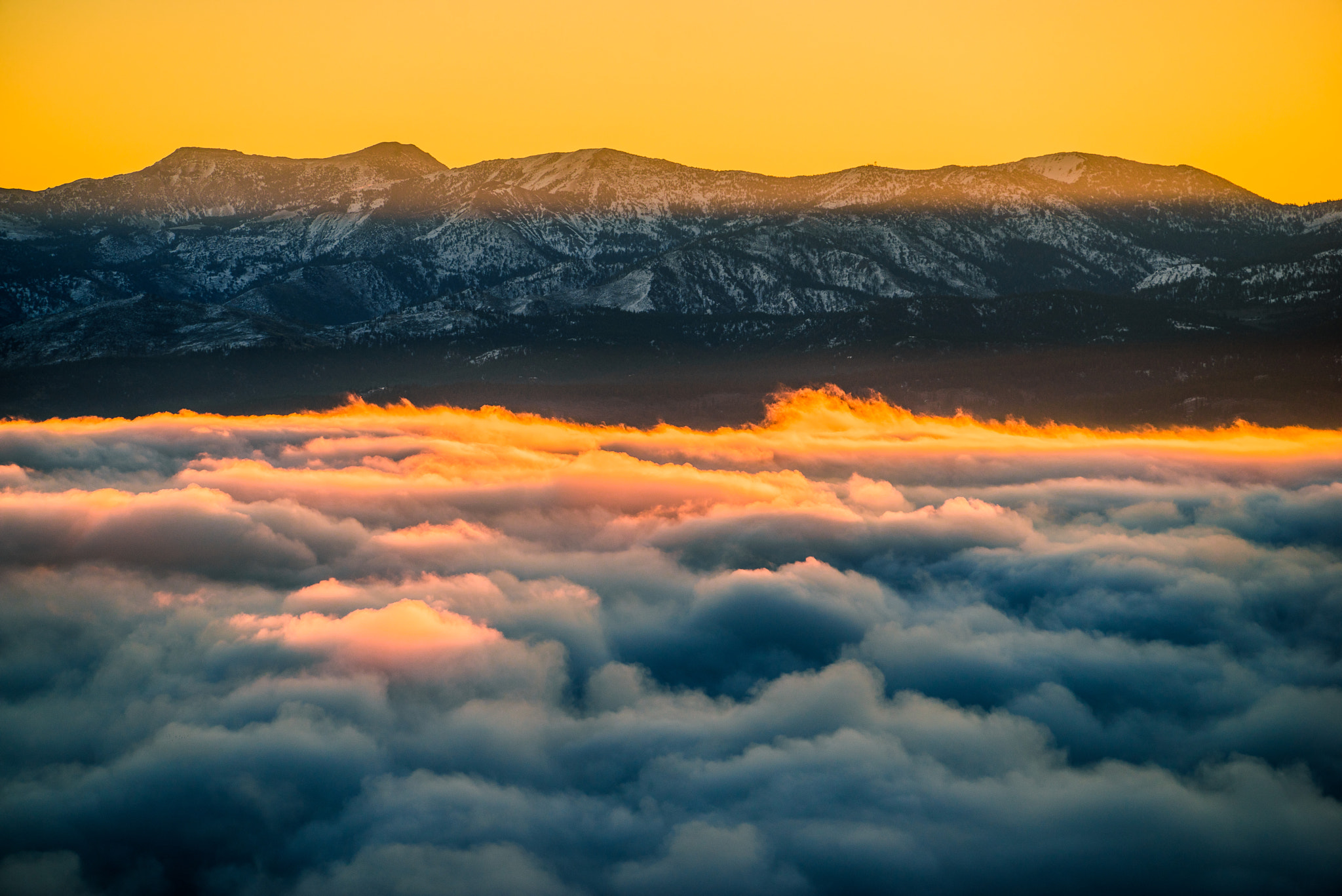 Sony a7R + Sony FE 70-200mm F4 G OSS sample photo. Sunrise over the northern sierras photography
